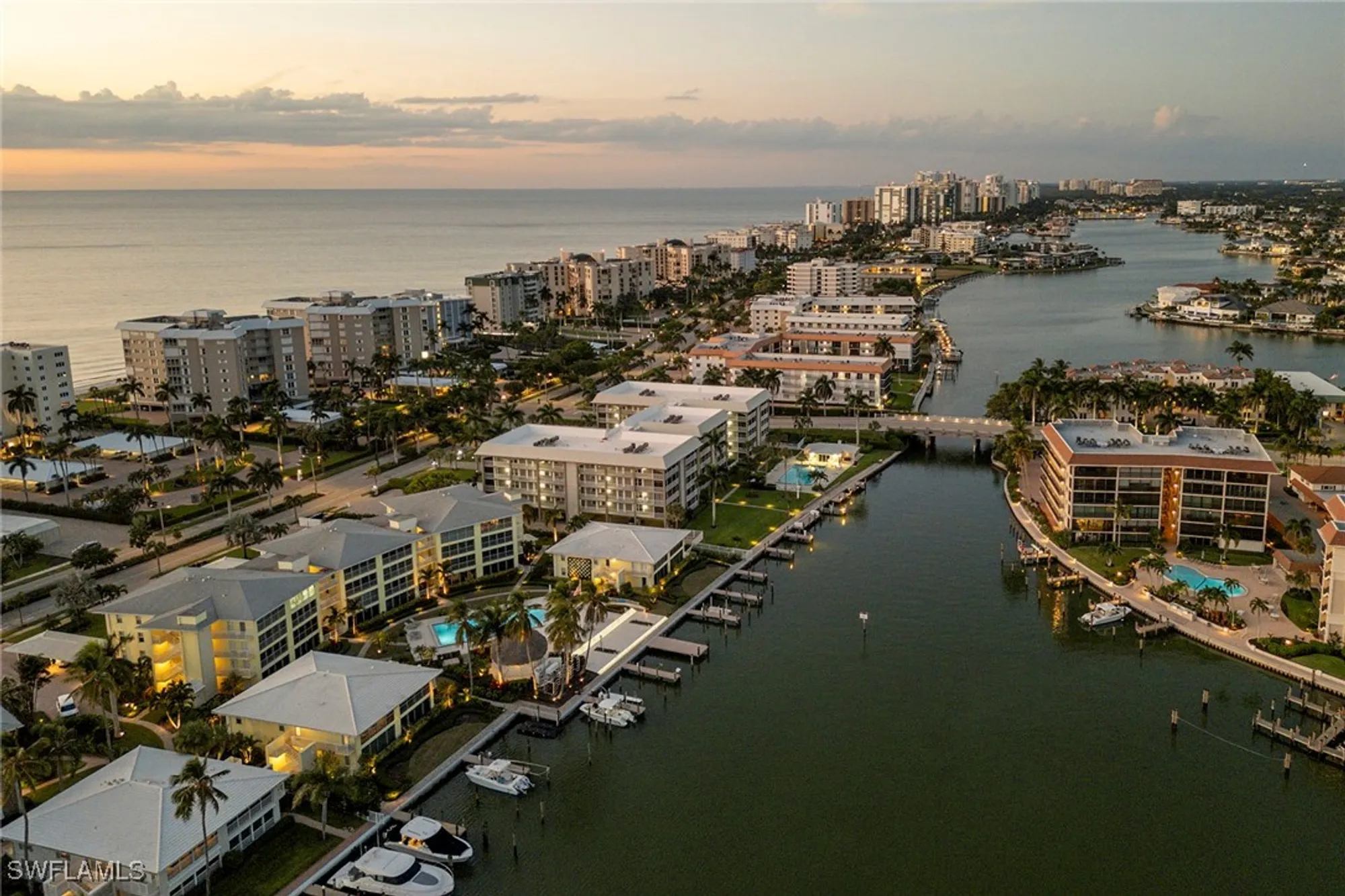 Property Slideshow image 16 of 20 | 2850 gulf shore blvd 110, Naples, FL, 34103