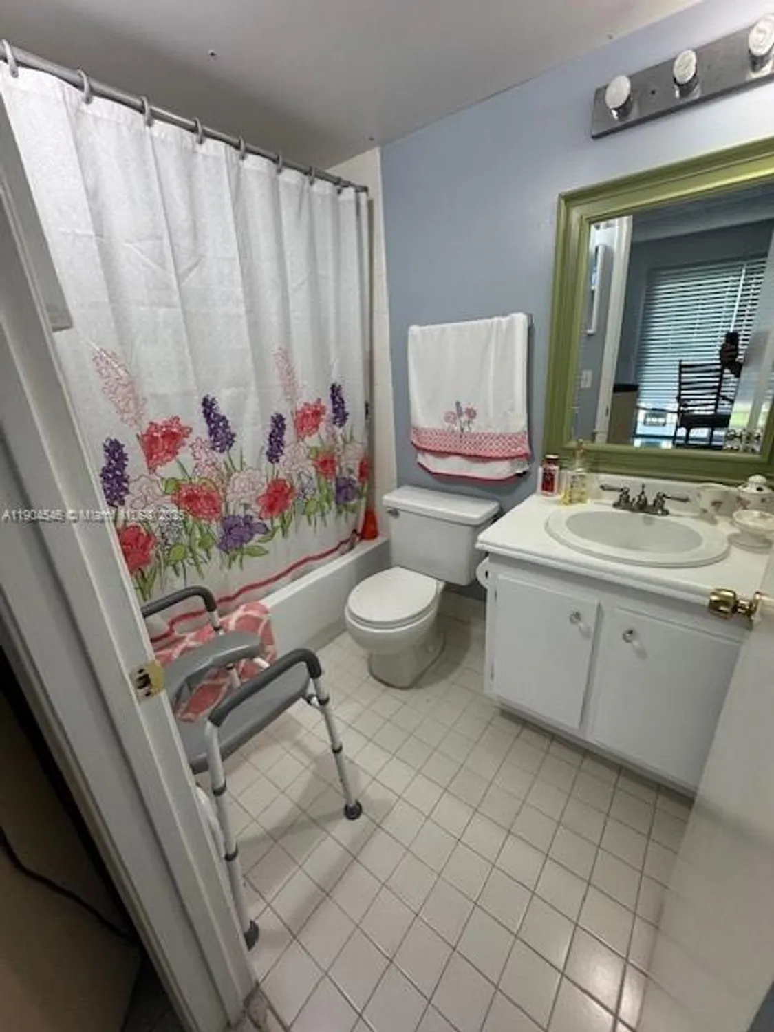 Property Slideshow image 16 of 19 | 200 sw 132nd way apt 212l, Pembroke Pines, FL, 33027
