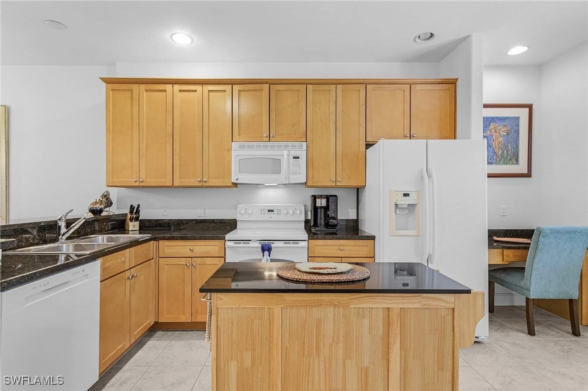 Property Slideshow image 12 of 30 | 9118 chula vista st 12002, Naples, FL, 34113