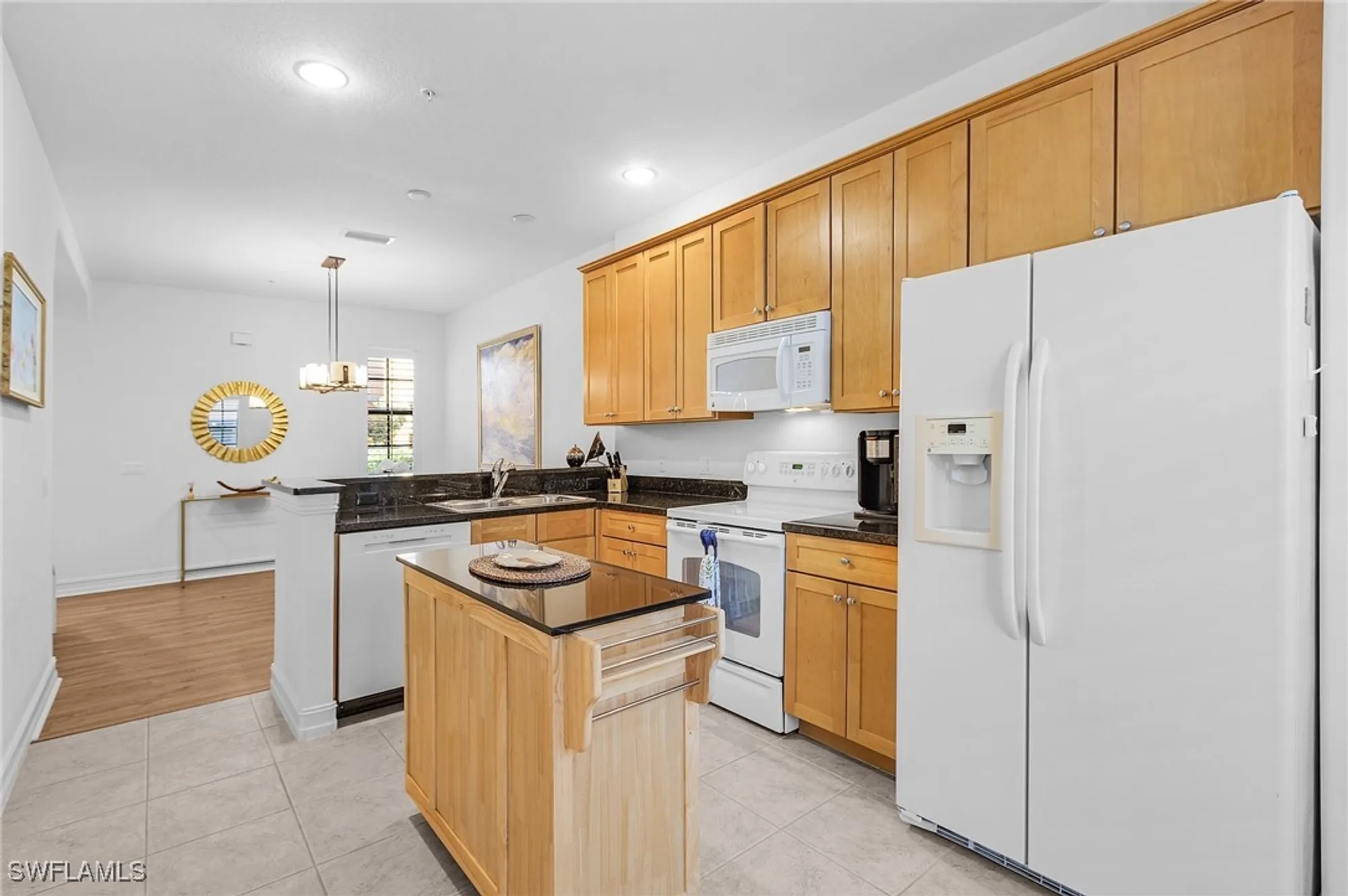 Property Slideshow image 13 of 30 | 9118 chula vista st 12002, Naples, FL, 34113