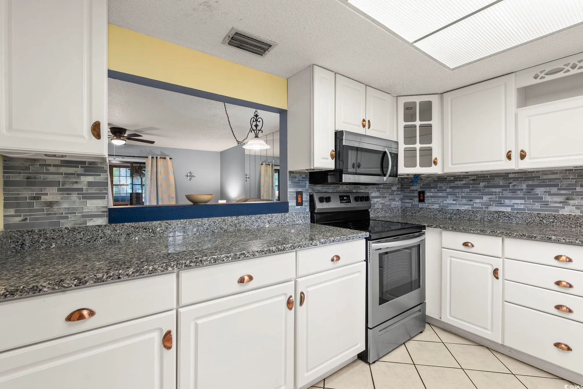 Property Slideshow image 6 of 28 | 6658 wisteria dr, Myrtle Beach, SC, 29588