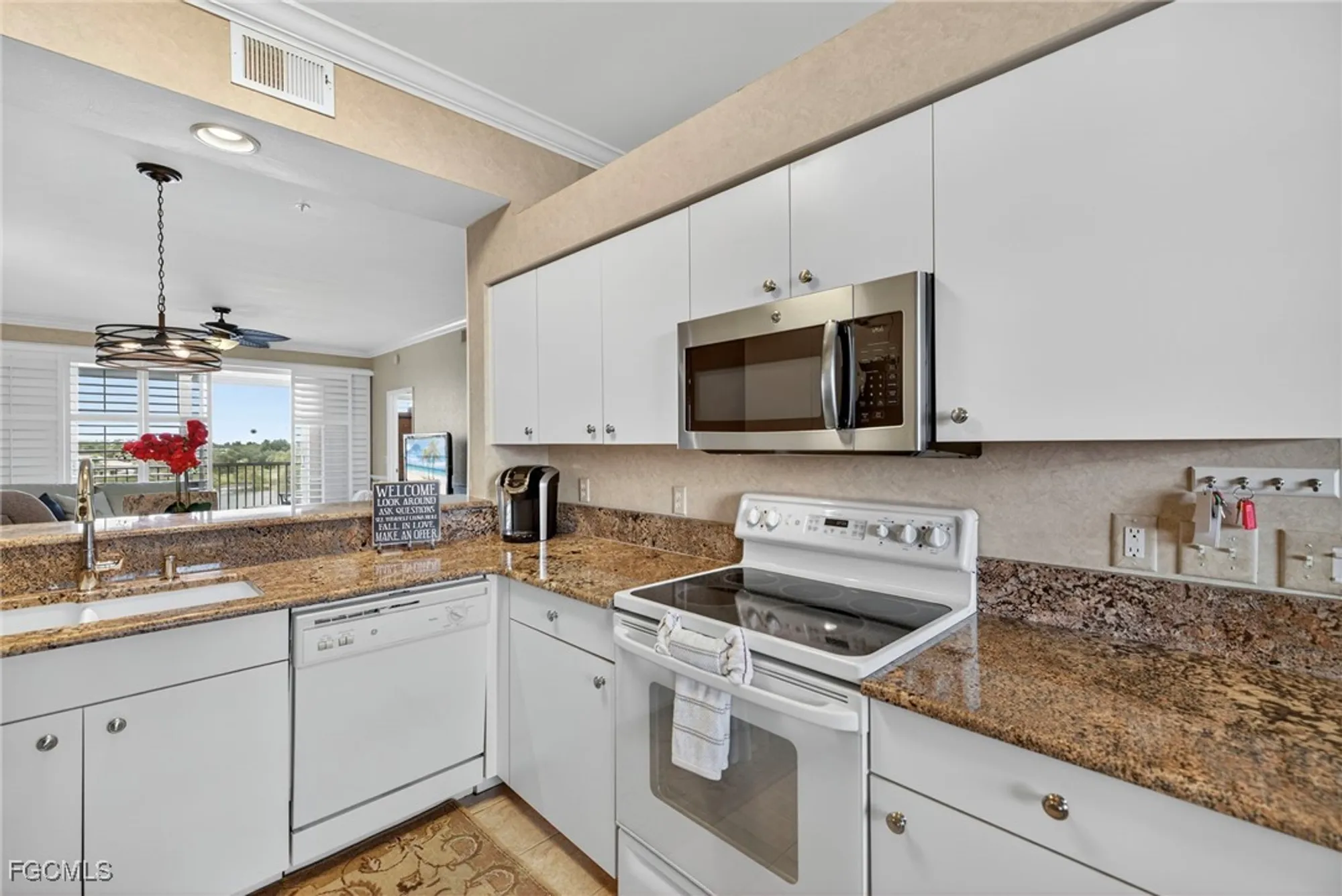 Property Slideshow image 10 of 41 | 14081 brant point cir 5403, Fort Myers, FL, 33919