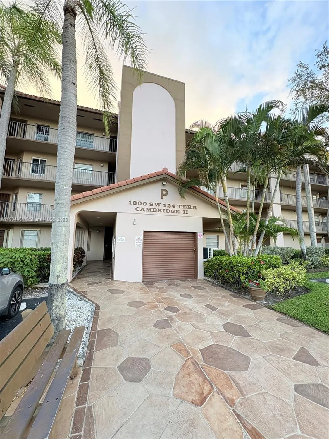 Property Slideshow image 4 of 37 | 1300 sw 124th ter 304p, Pembroke Pines, FL, 33027