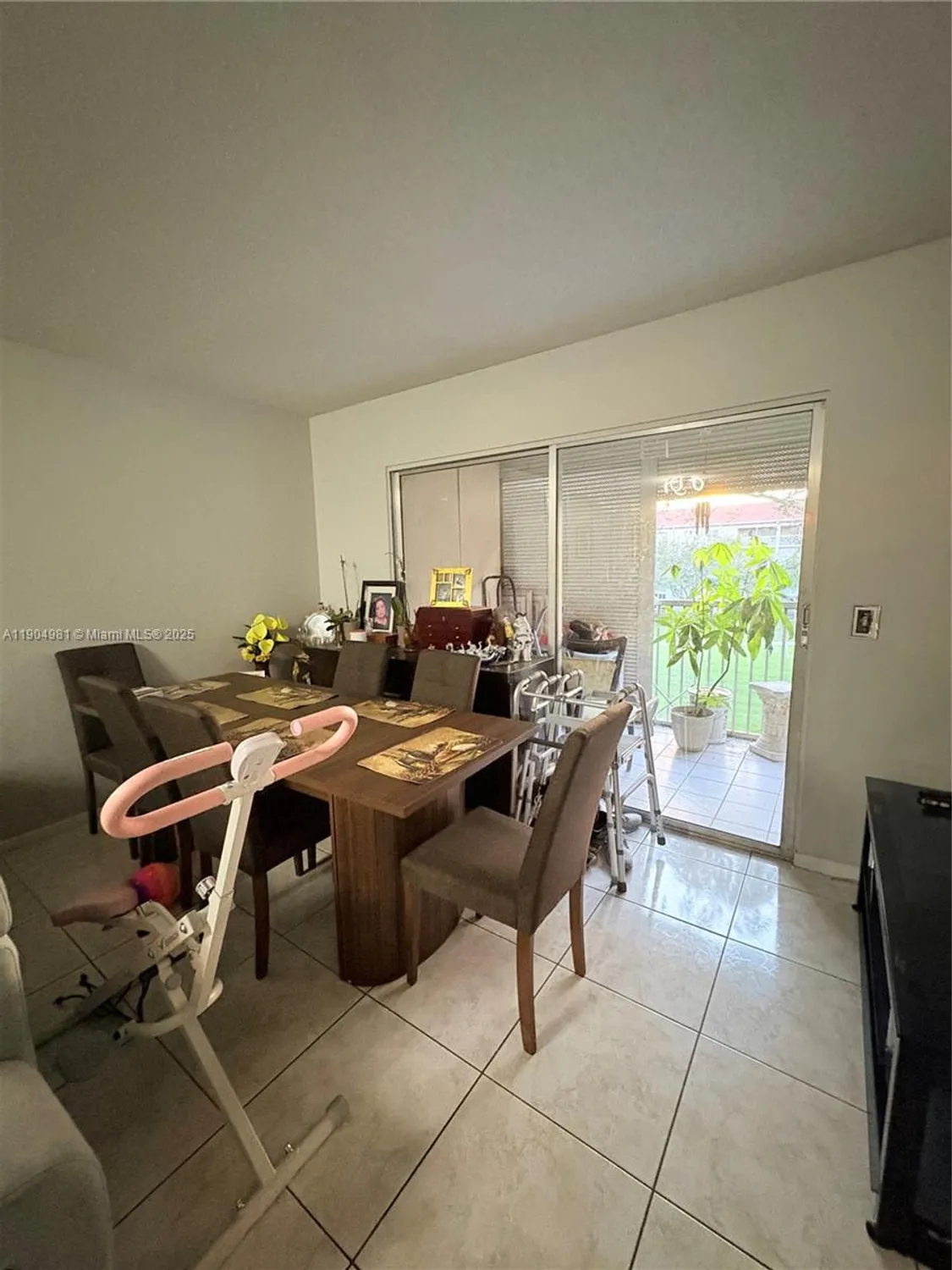 Property Slideshow image 8 of 37 | 1300 sw 124th ter 304p, Pembroke Pines, FL, 33027