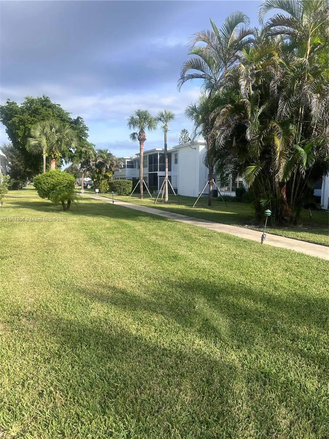 Property Slideshow image 19 of 48 | 2501 w golf blvd apt 128, Pompano Beach, FL, 33064