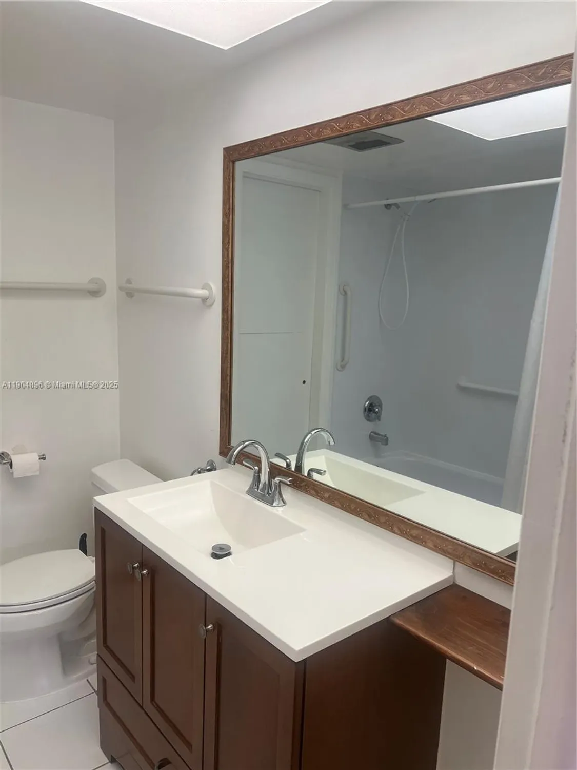 Property Slideshow image 11 of 48 | 2501 w golf blvd apt 128, Pompano Beach, FL, 33064