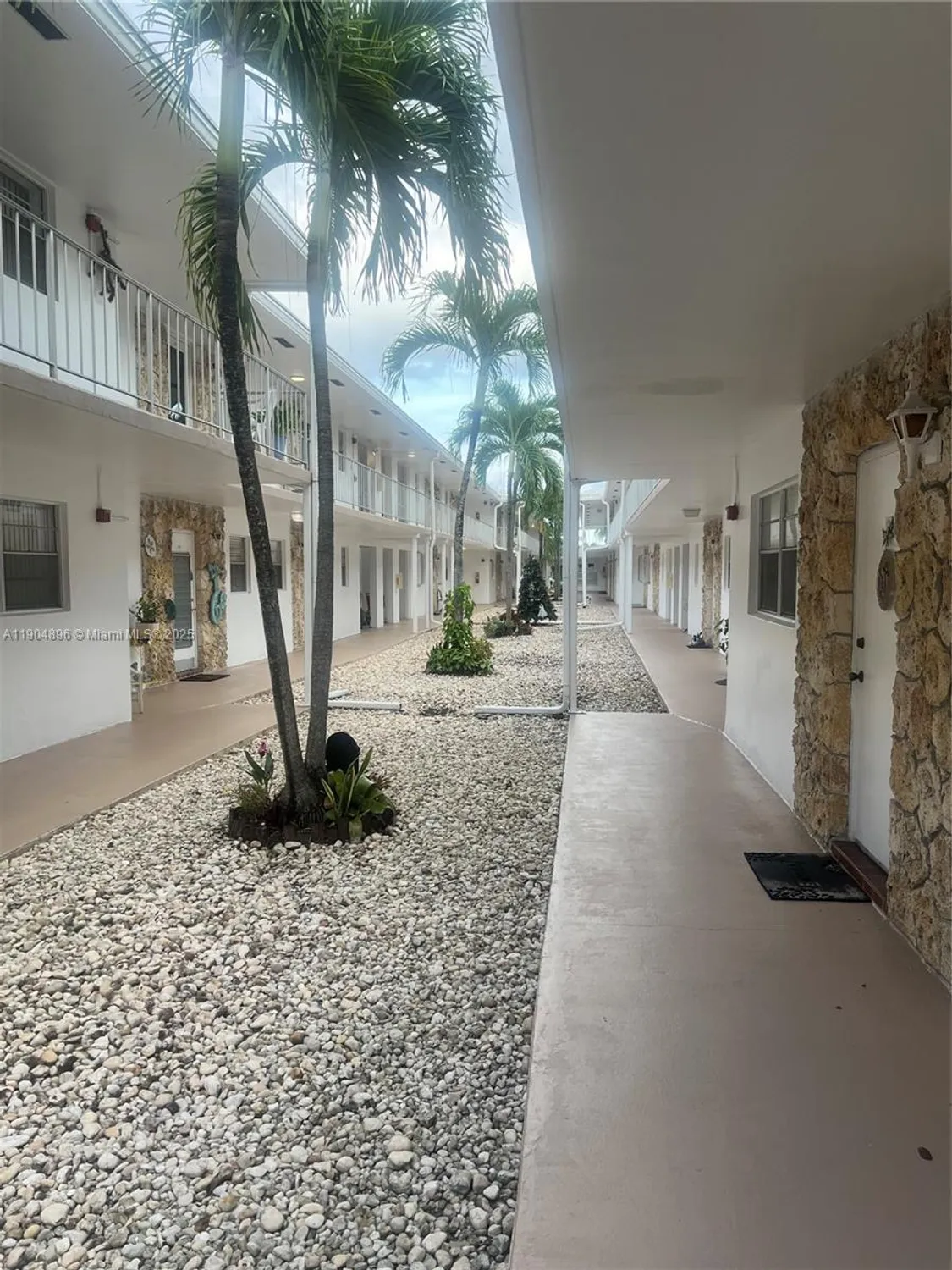 Property Slideshow image 24 of 48 | 2501 w golf blvd apt 128, Pompano Beach, FL, 33064