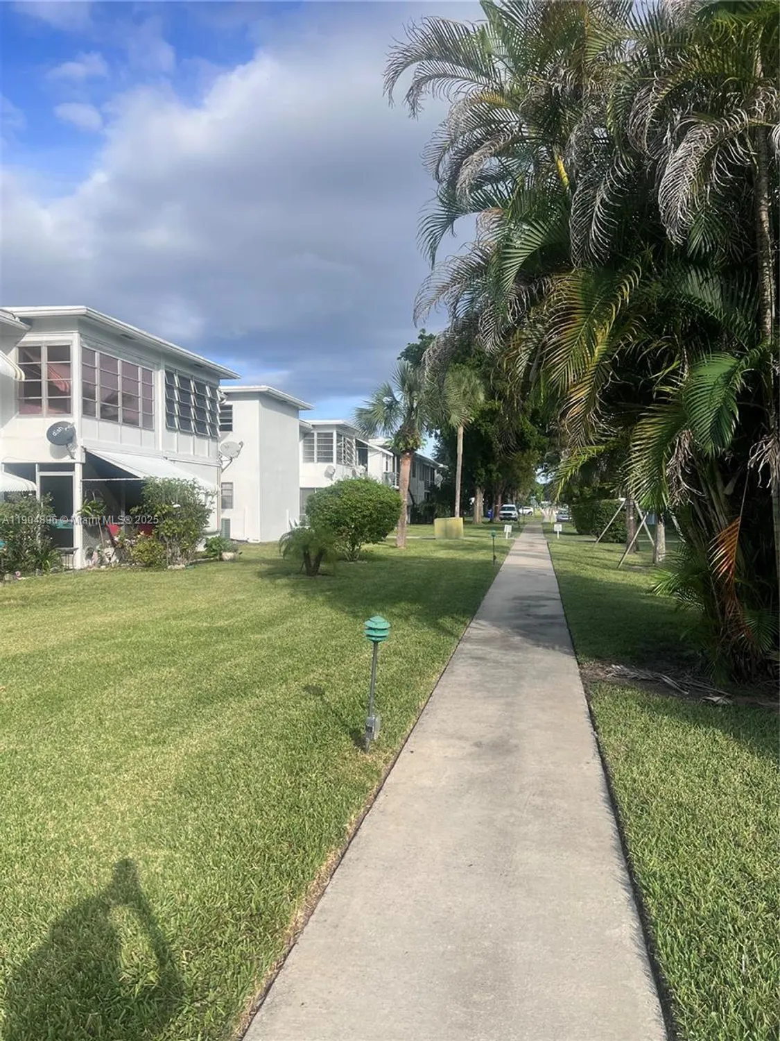 Property Slideshow image 20 of 48 | 2501 w golf blvd apt 128, Pompano Beach, FL, 33064