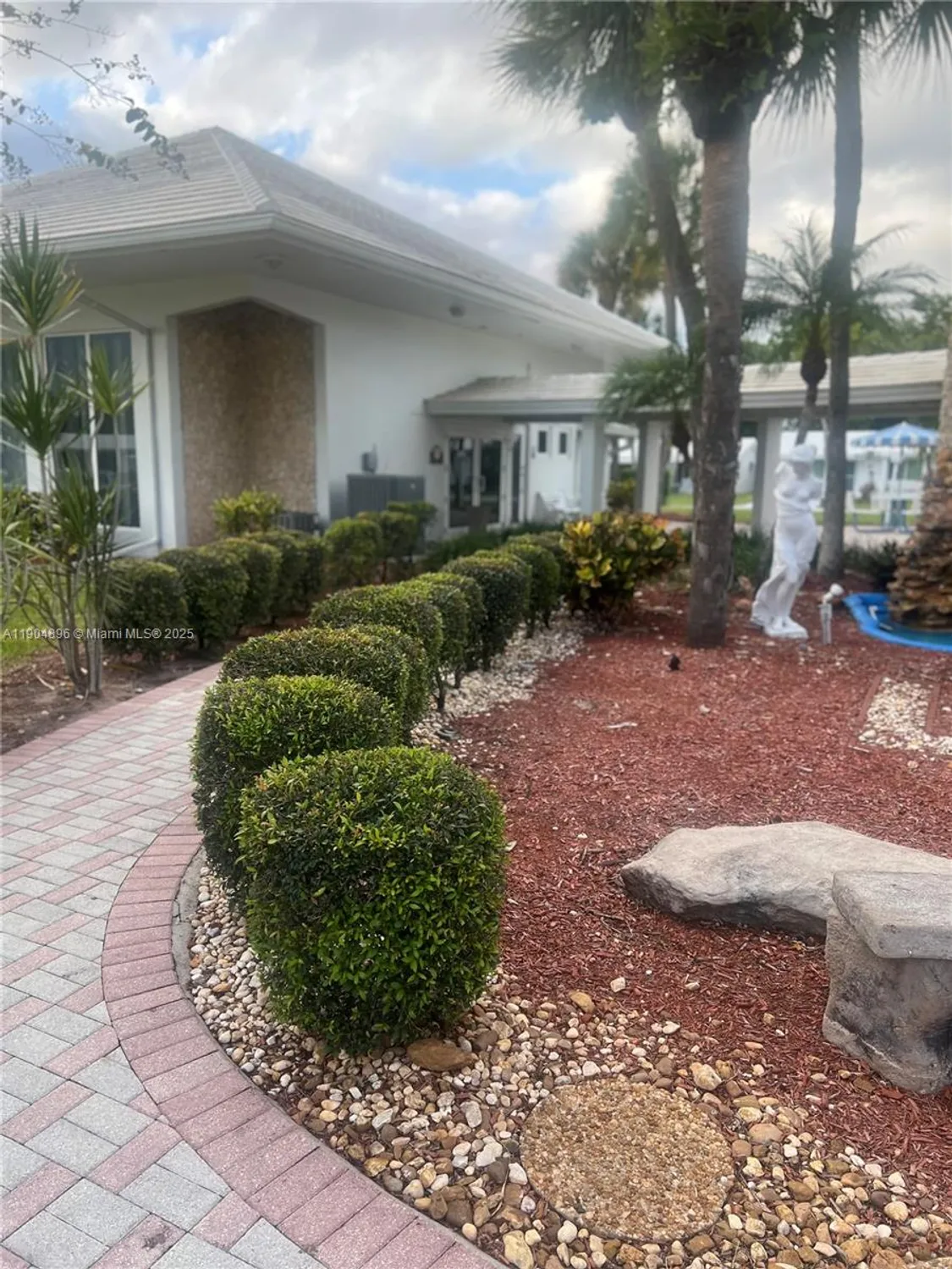 Property Slideshow image 35 of 48 | 2501 w golf blvd apt 128, Pompano Beach, FL, 33064