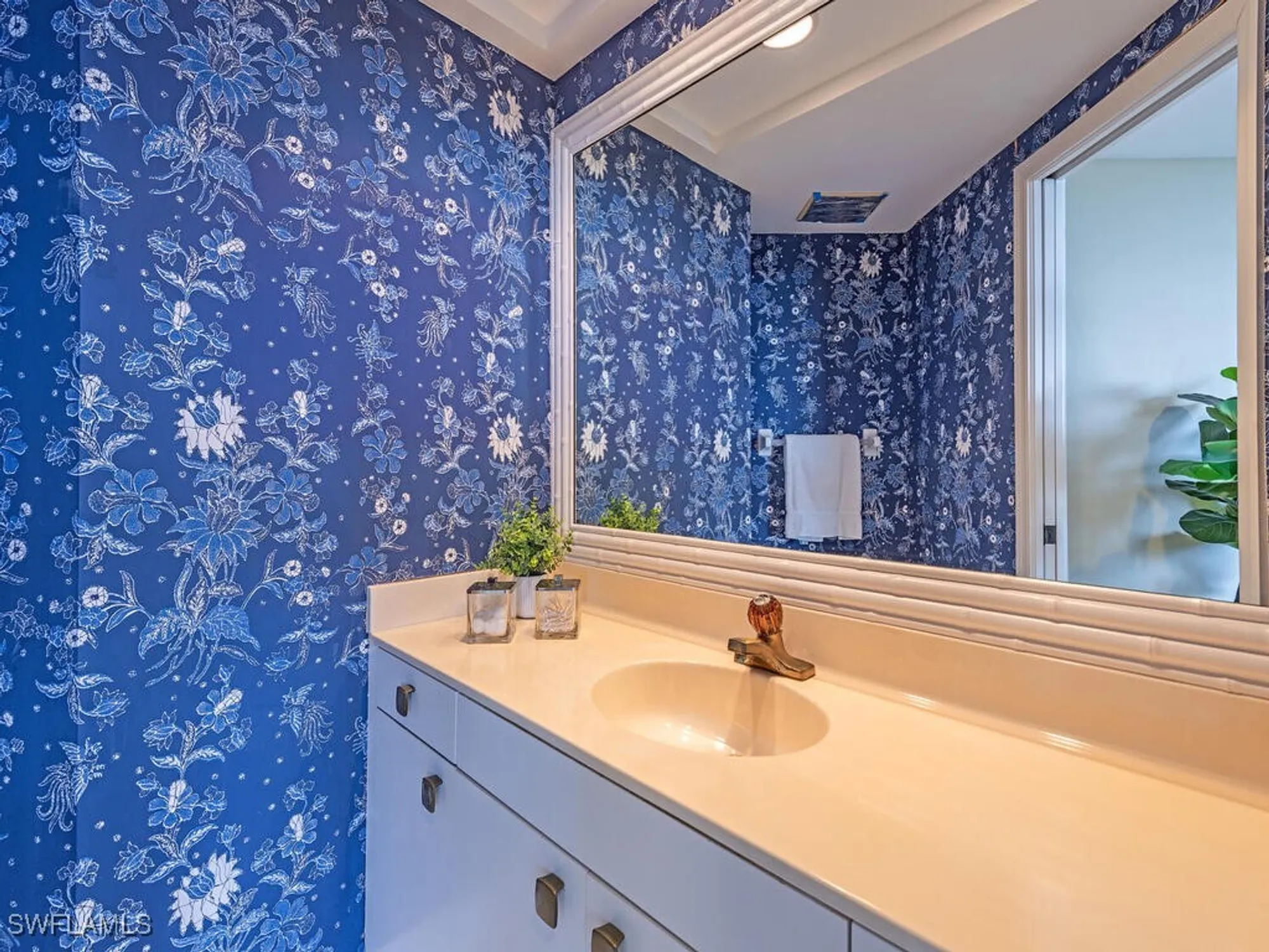 Property Slideshow image 10 of 21 | 6001 pelican bay blvd 1003, Naples, FL, 34108