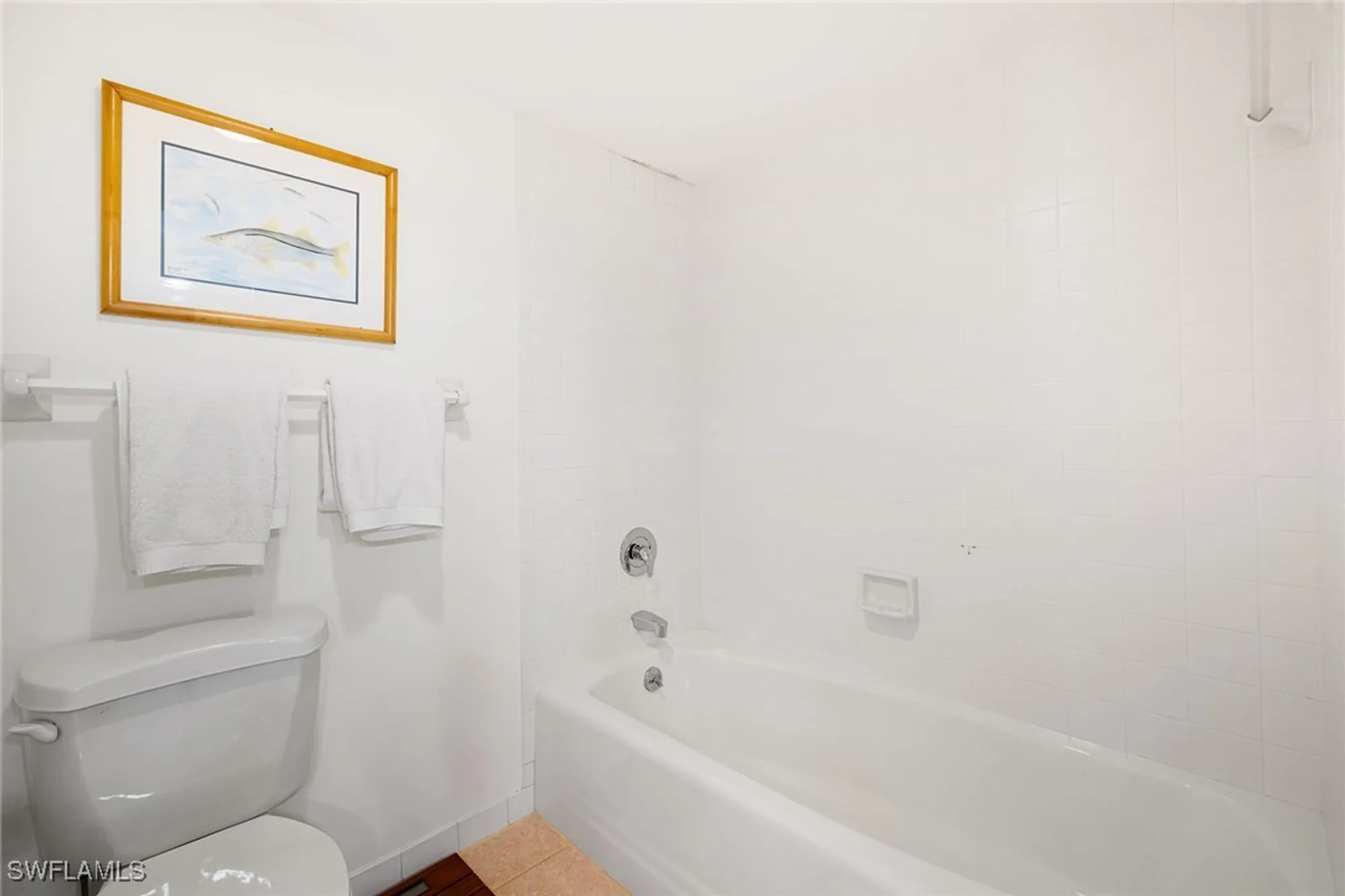 Property Slideshow image 15 of 34 | 3100 gulf shore blvd n apt 303, Naples, FL, 34103