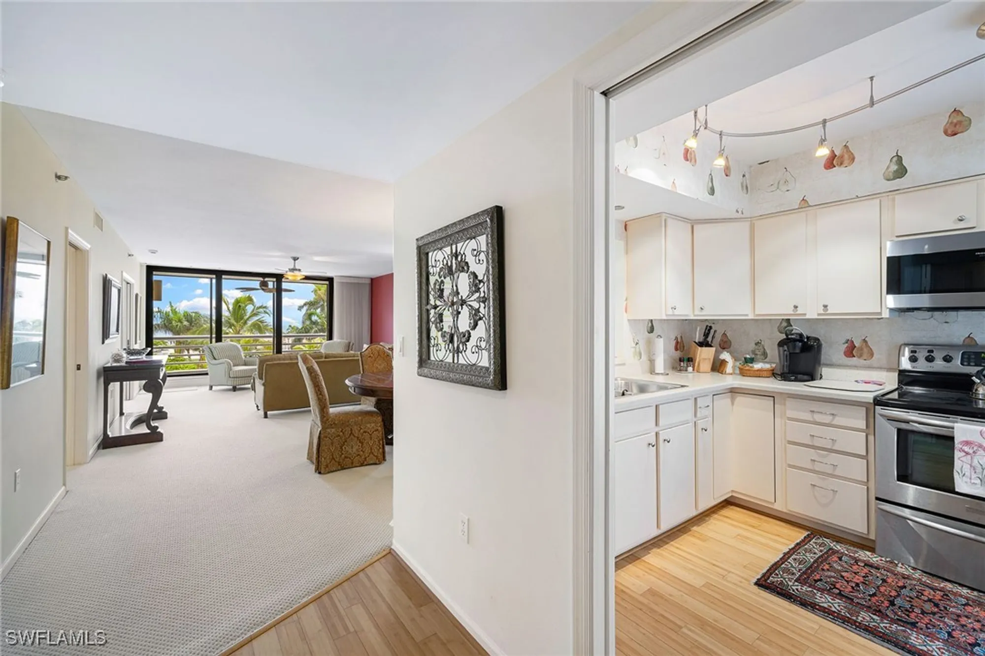 Property Slideshow image 8 of 34 | 3100 gulf shore blvd n apt 303, Naples, FL, 34103