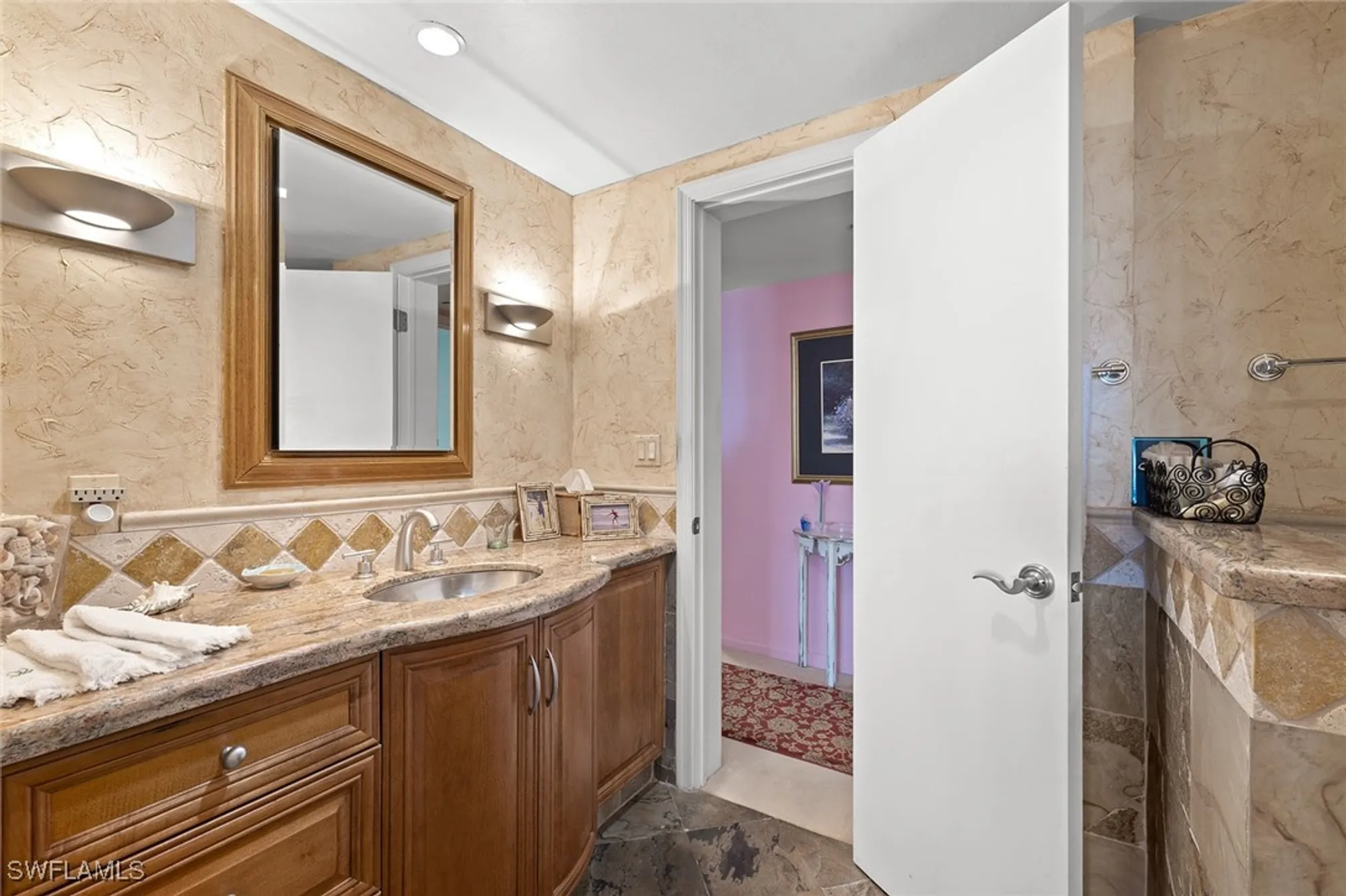 Property Slideshow image 12 of 32 | 3100 gulf shore blvd n apt 403, Naples, FL, 34103