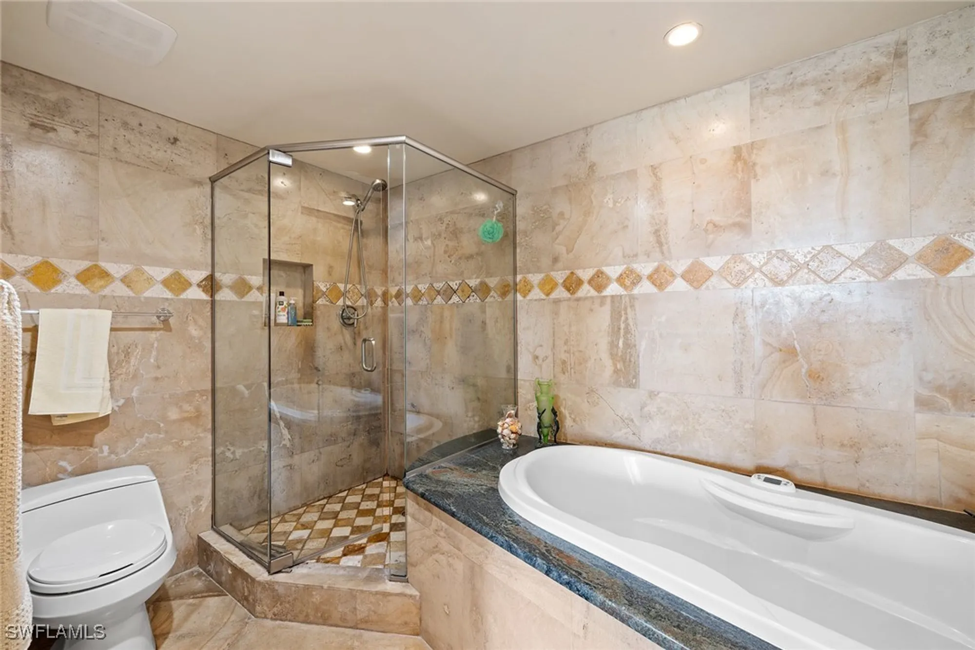 Property Slideshow image 22 of 32 | 3100 gulf shore blvd n apt 403, Naples, FL, 34103