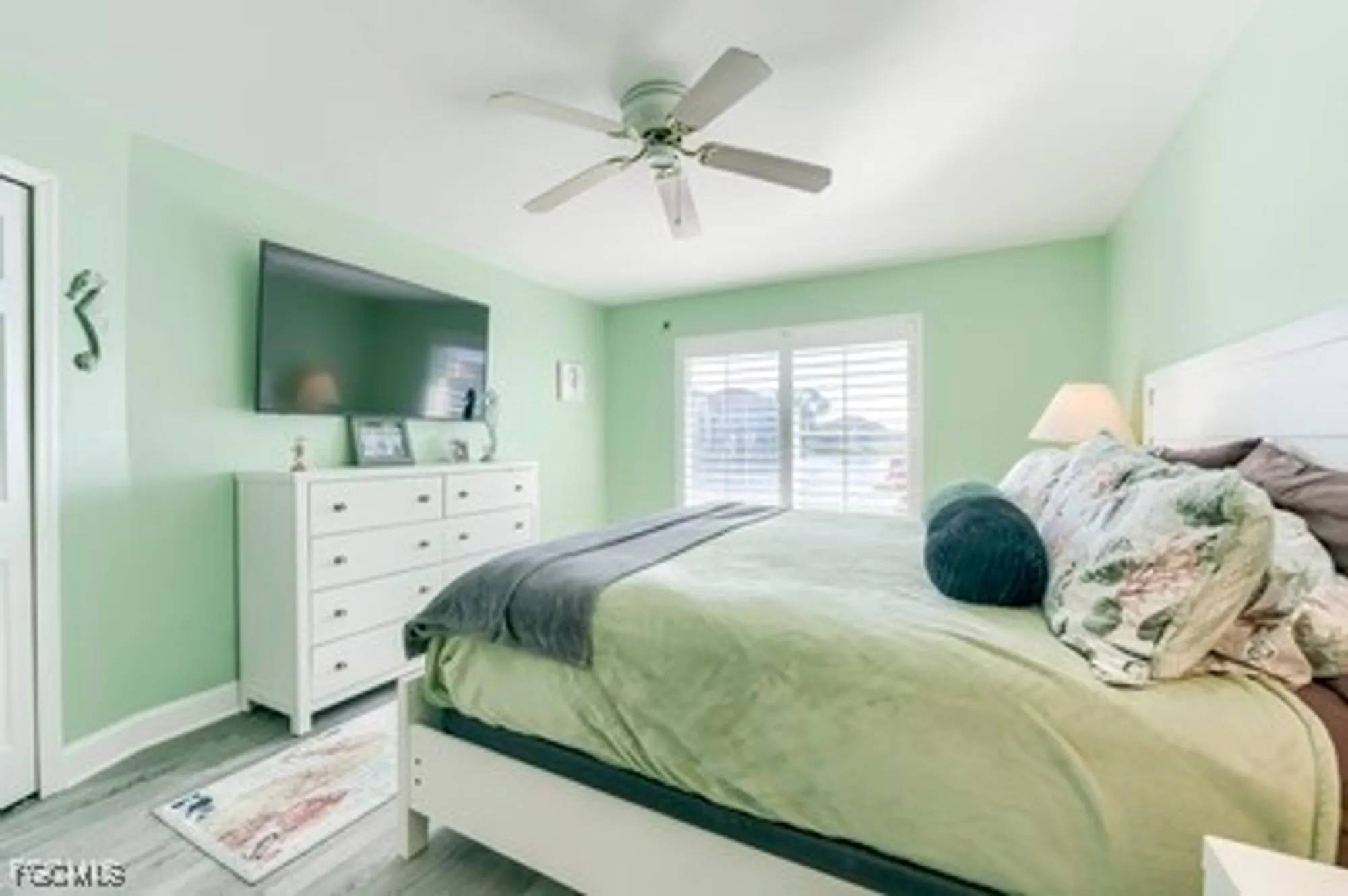 Property Slideshow image 13 of 26 | 11621 spinnaker way # 135, Fort Myers, FL, 33908