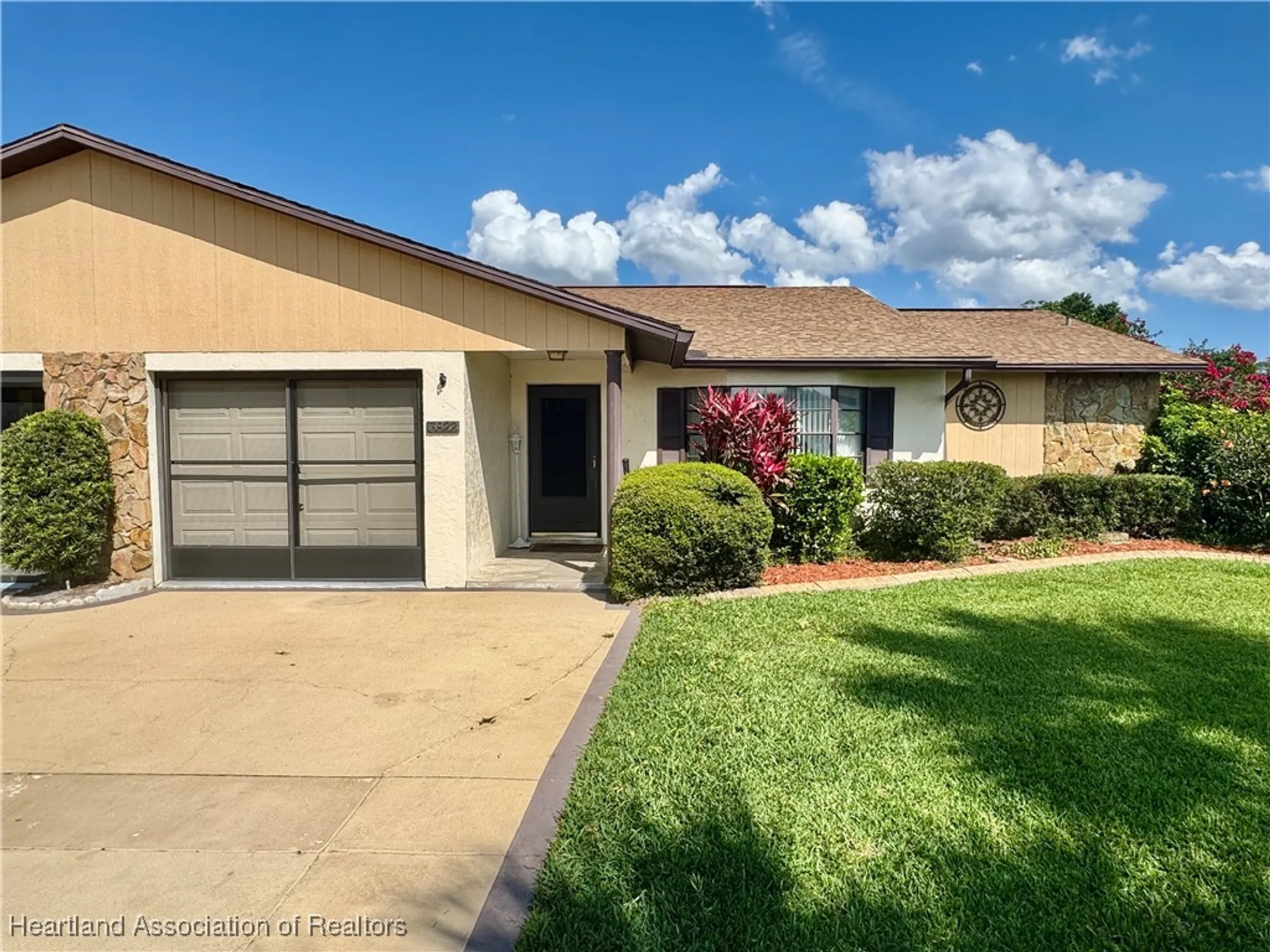 Property Slideshow image 1 of 32 | 3922 sunbird cir, Sebring, FL, 33872