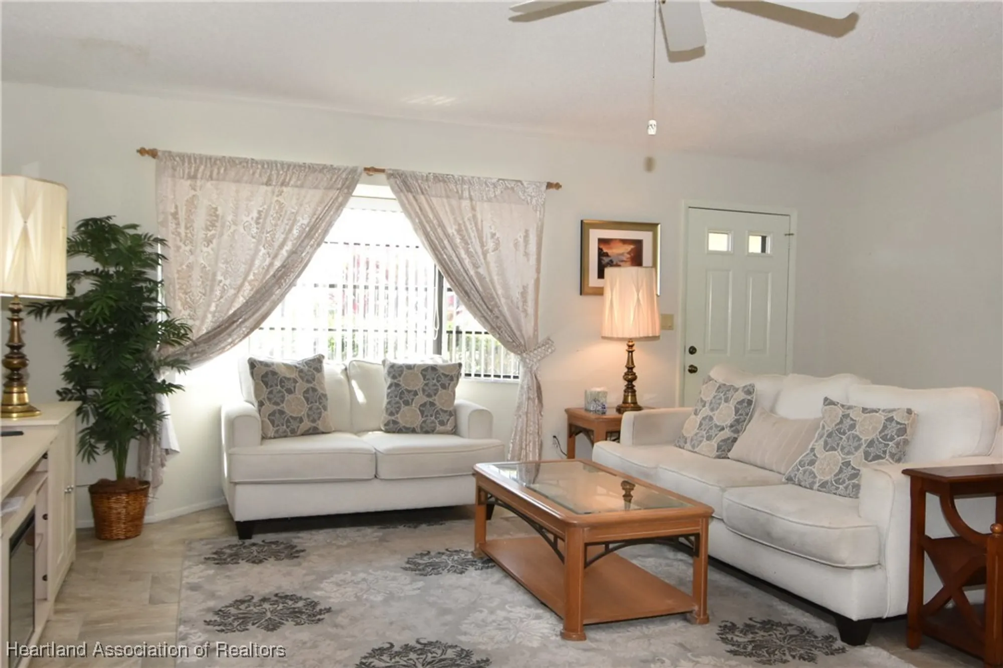 Property Slideshow image 4 of 32 | 3922 sunbird cir, Sebring, FL, 33872