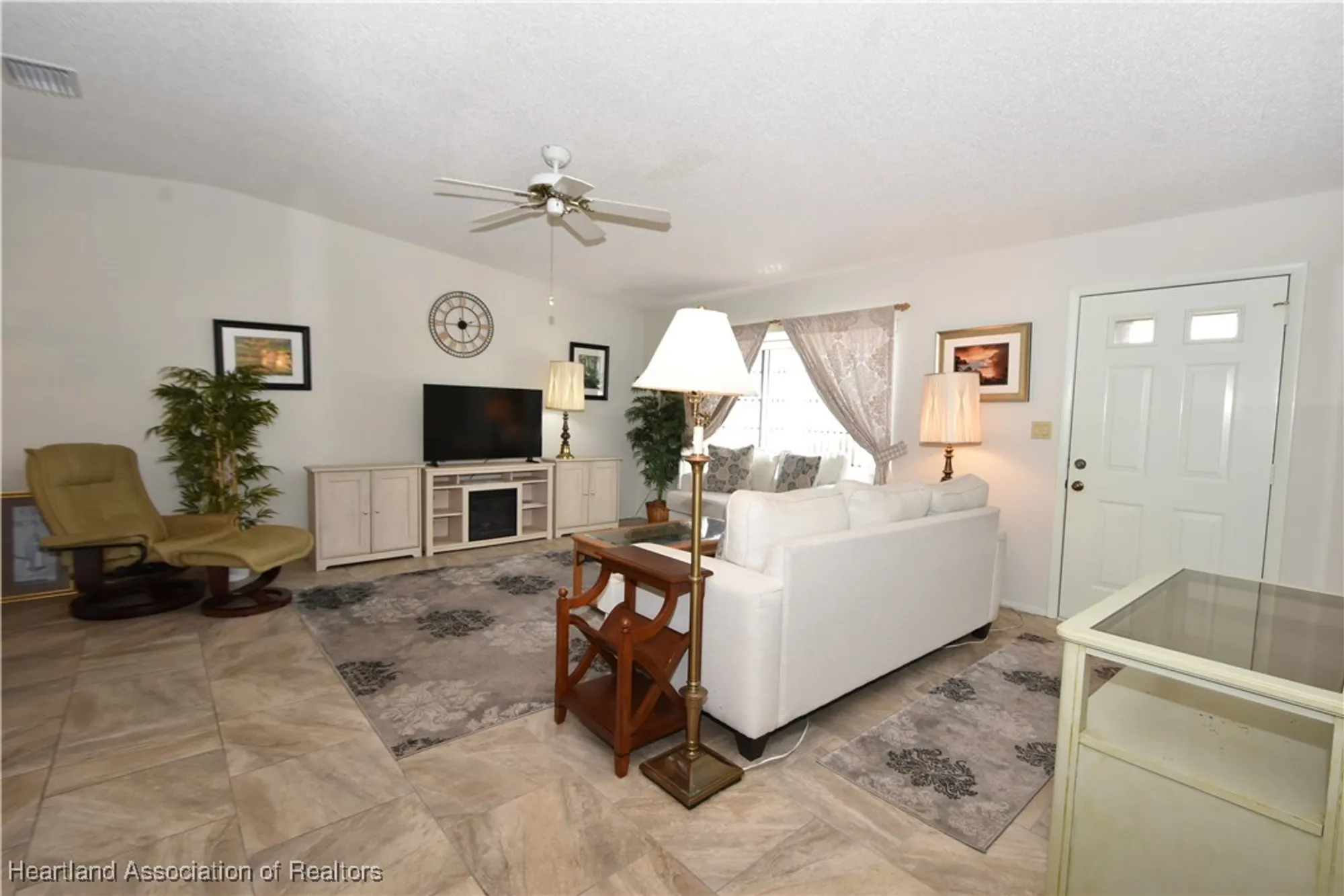 Property Slideshow image 5 of 32 | 3922 sunbird cir, Sebring, FL, 33872