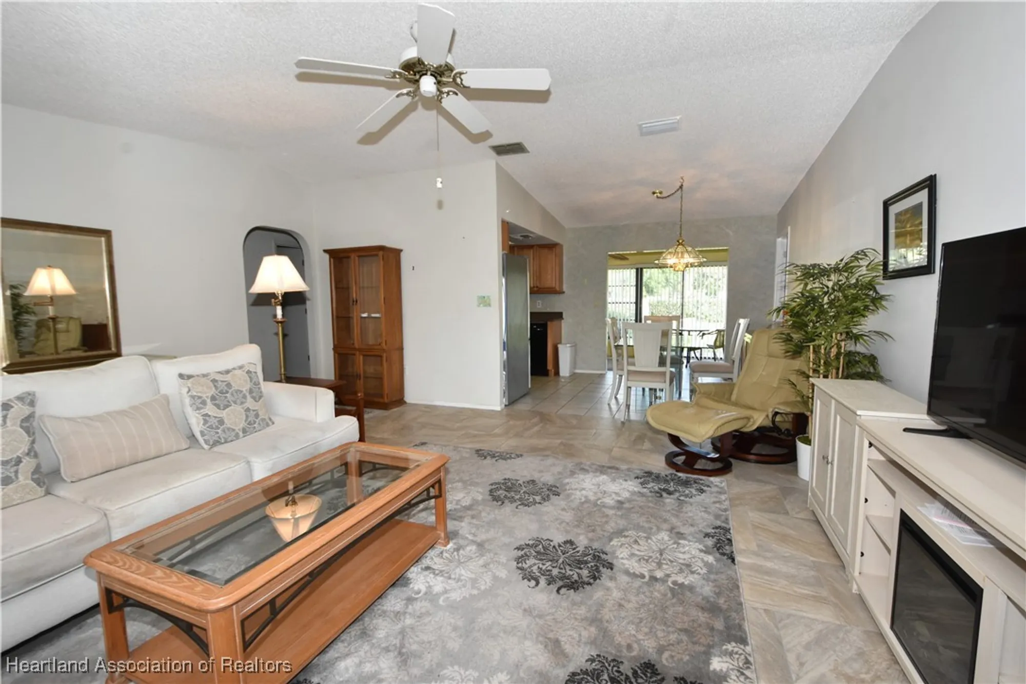 Property Slideshow image 6 of 32 | 3922 sunbird cir, Sebring, FL, 33872