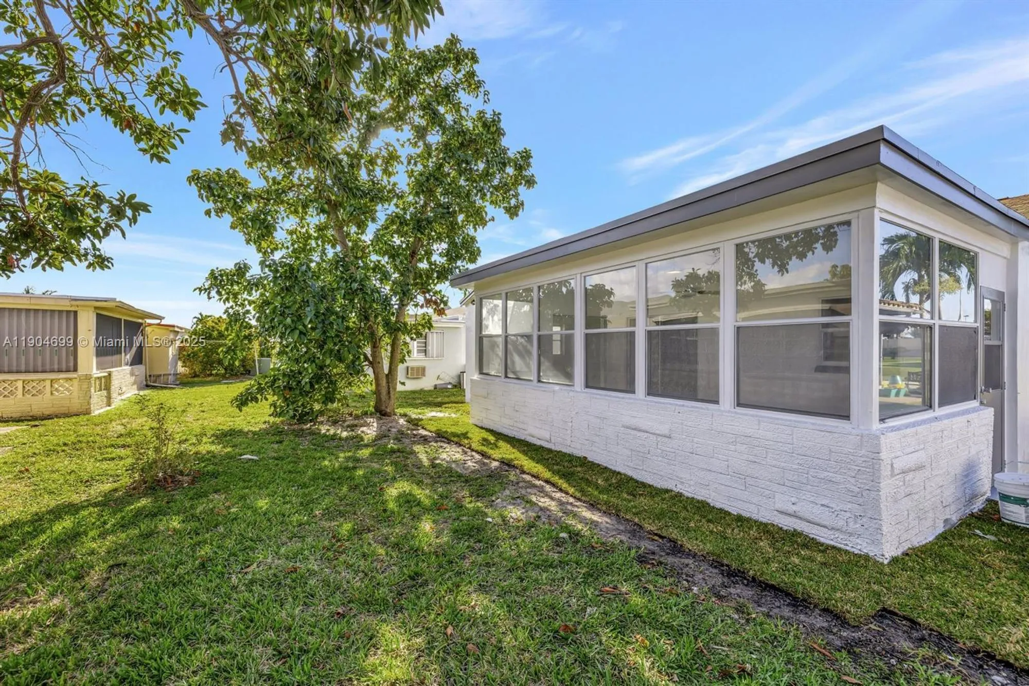 Property Slideshow image 13 of 13 | 4964 nw 48th way, Tamarac, FL, 33319