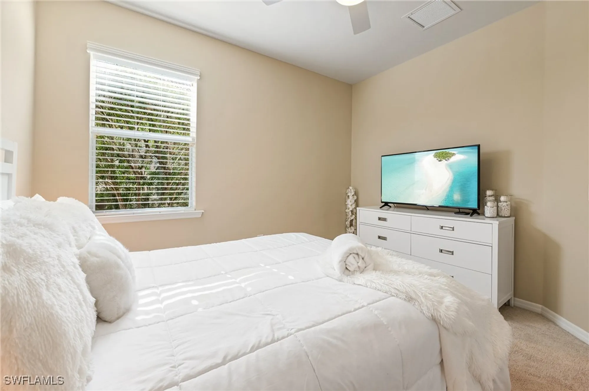 Property Slideshow image 11 of 47 | 28078 pisces ln, Bonita Springs, FL, 34135