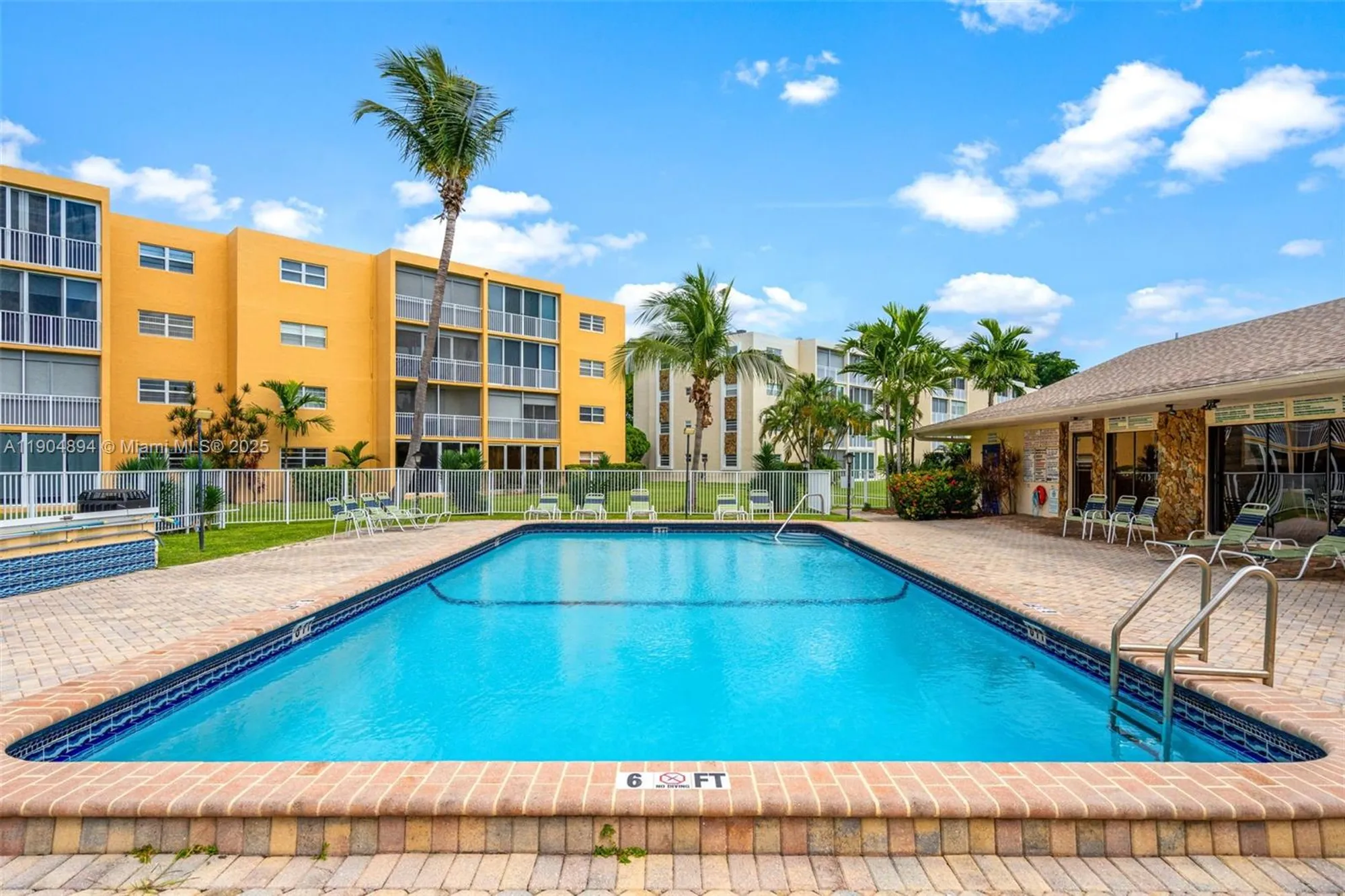 Property Slideshow image 17 of 20 | 1024 se 3rd ave 301, Dania Beach, FL, 33004