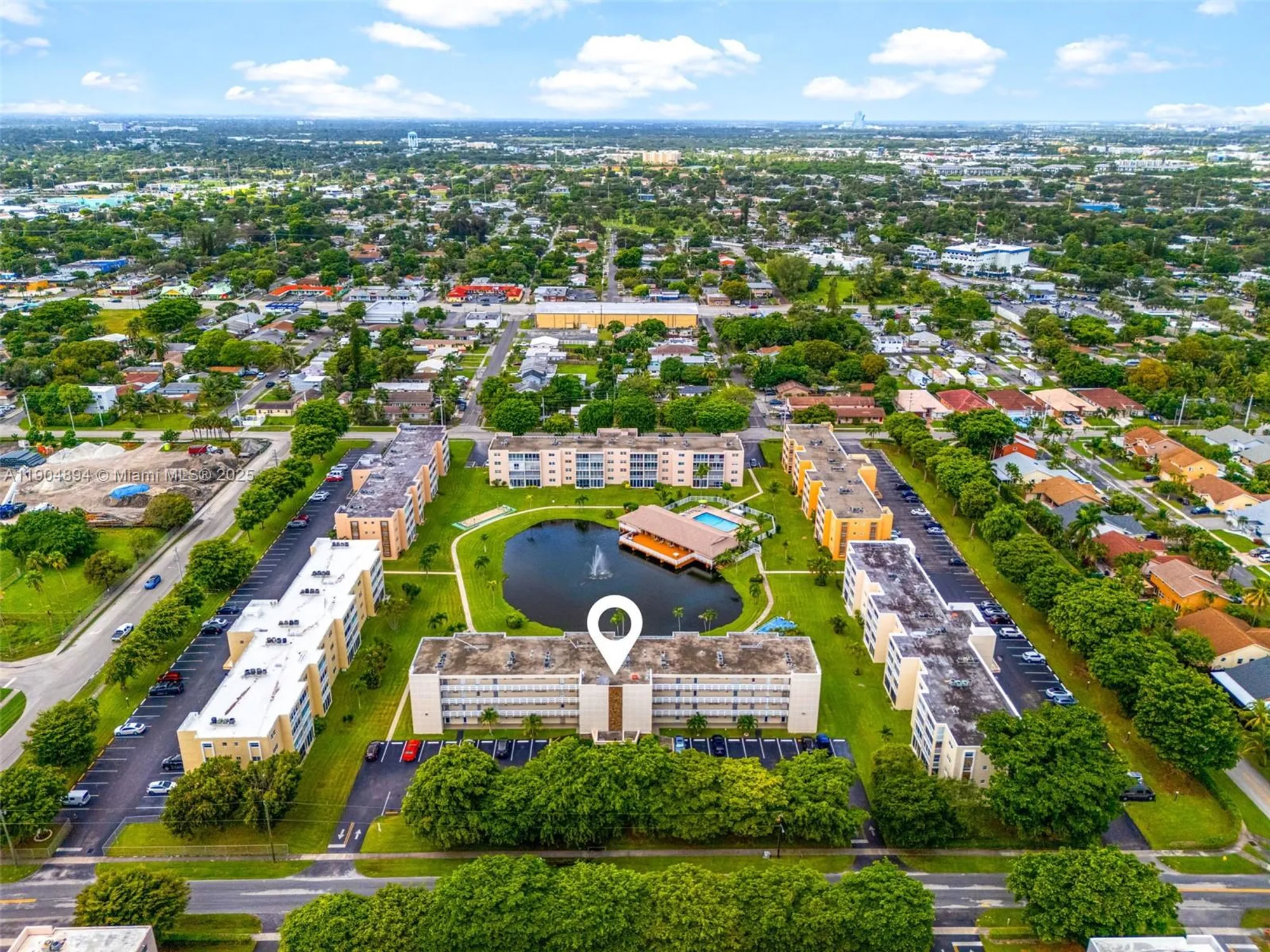 Property Slideshow image 10 of 20 | 1024 se 3rd ave 301, Dania Beach, FL, 33004