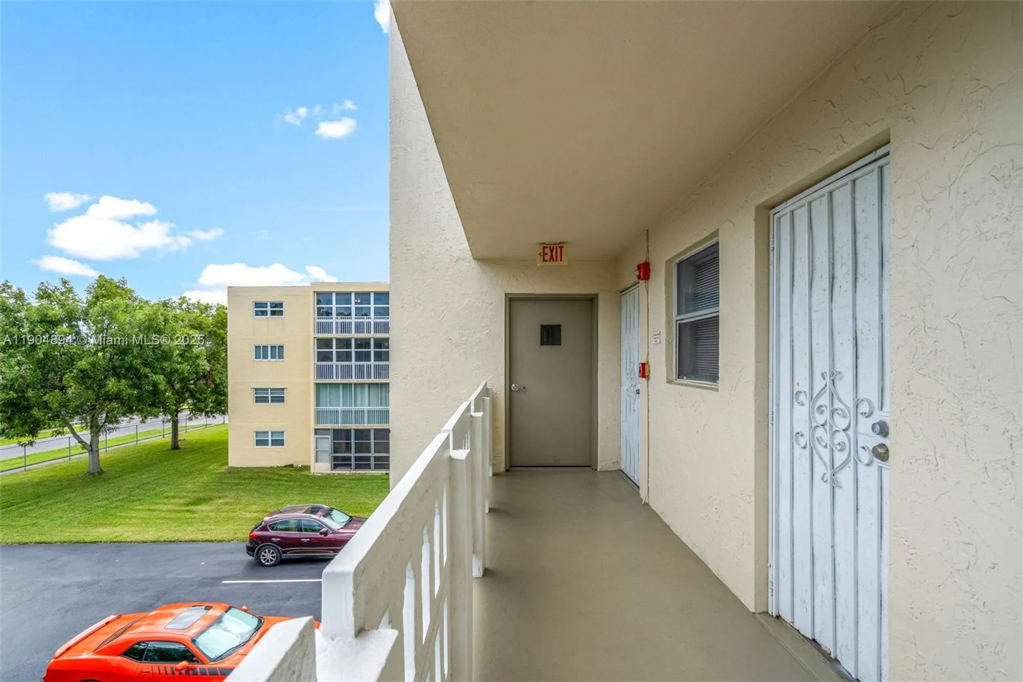Property Slideshow image 5 of 20 | 1024 se 3rd ave 301, Dania Beach, FL, 33004