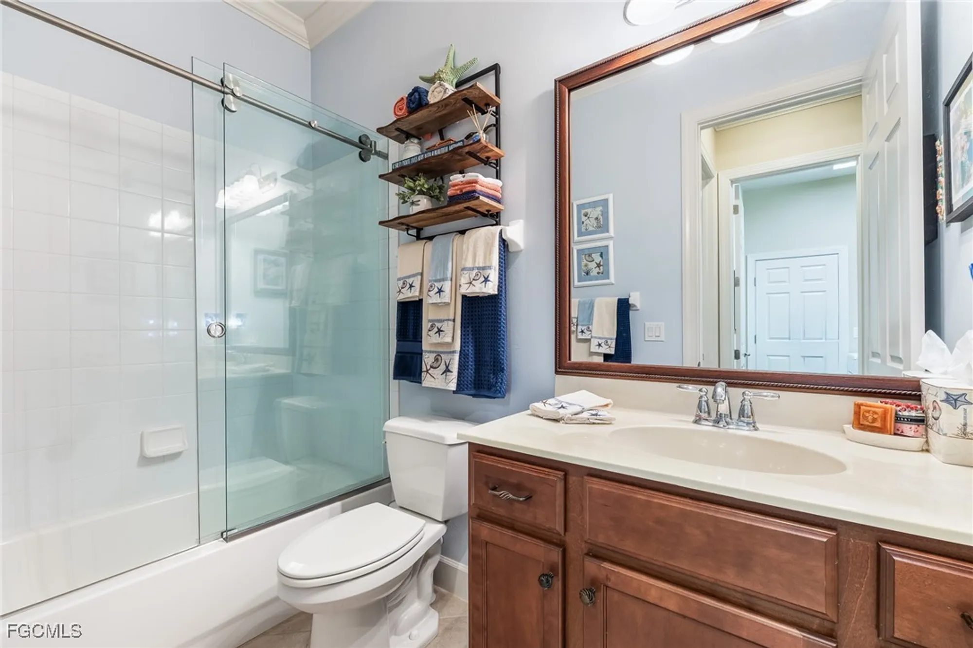 Property Slideshow image 19 of 39 | 11013 surrey pl, Fort Myers, FL, 33913