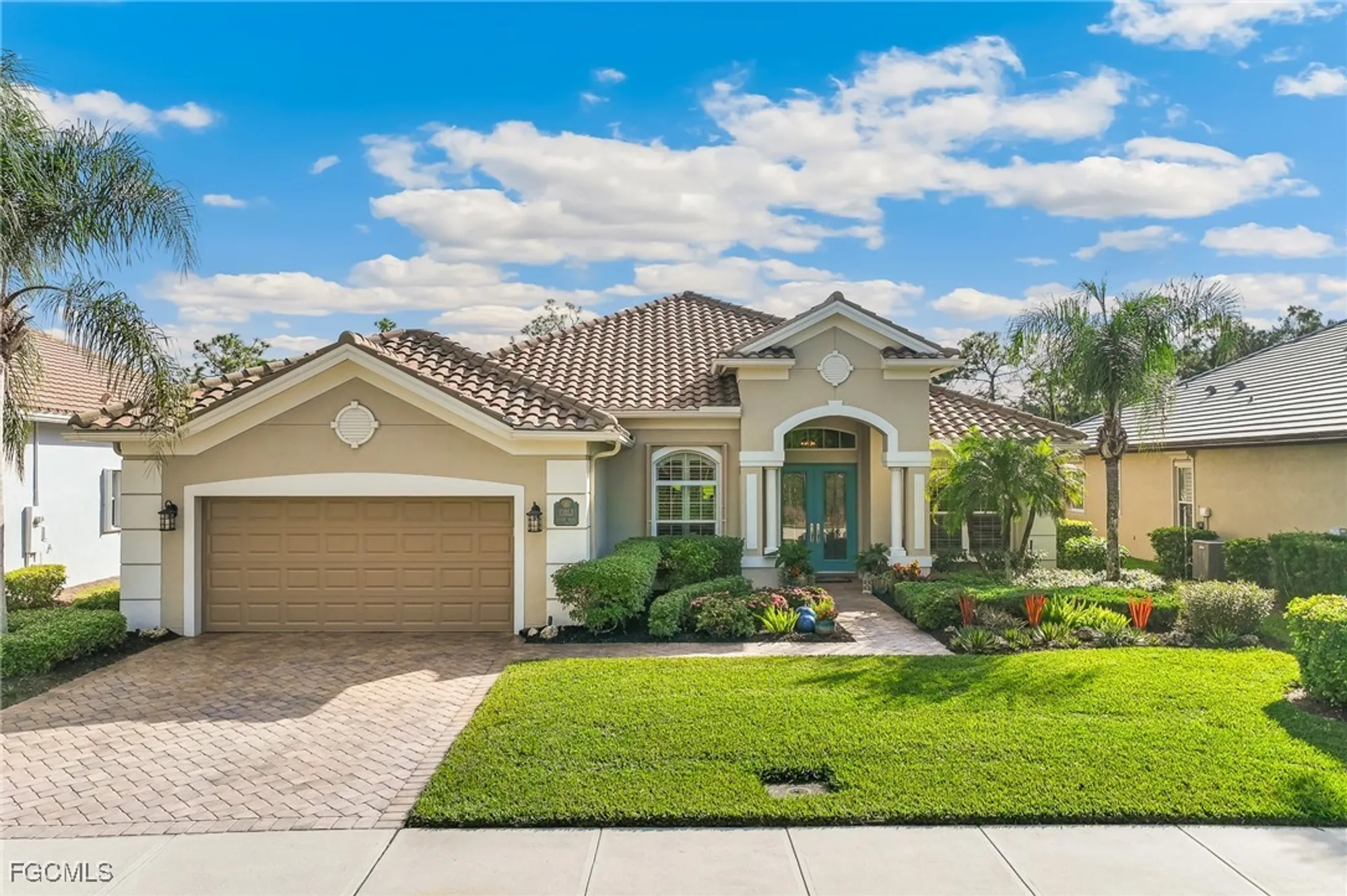 Property Slideshow image 1 of 39 | 11013 surrey pl, Fort Myers, FL, 33913
