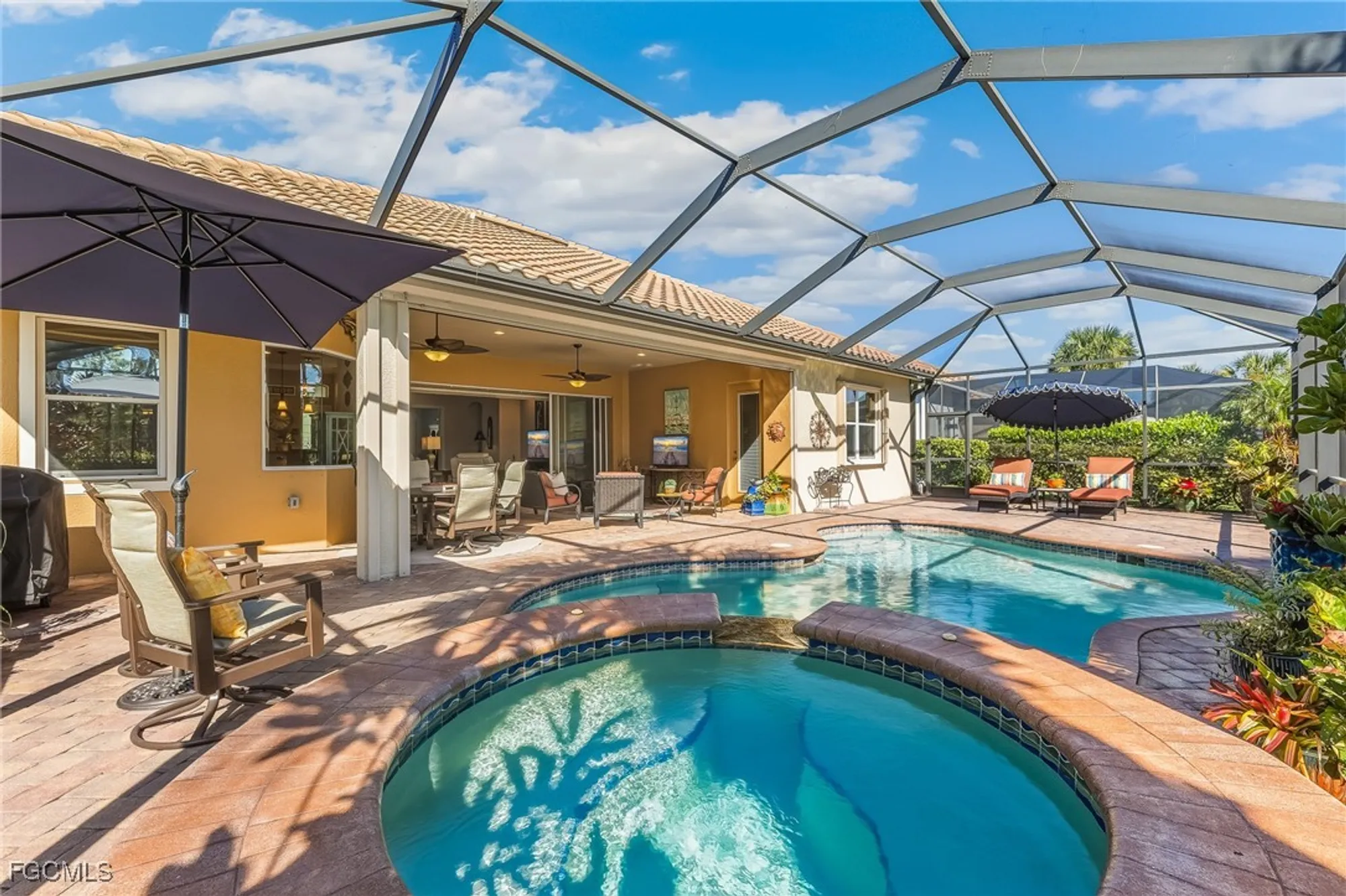 Property Slideshow image 23 of 39 | 11013 surrey pl, Fort Myers, FL, 33913