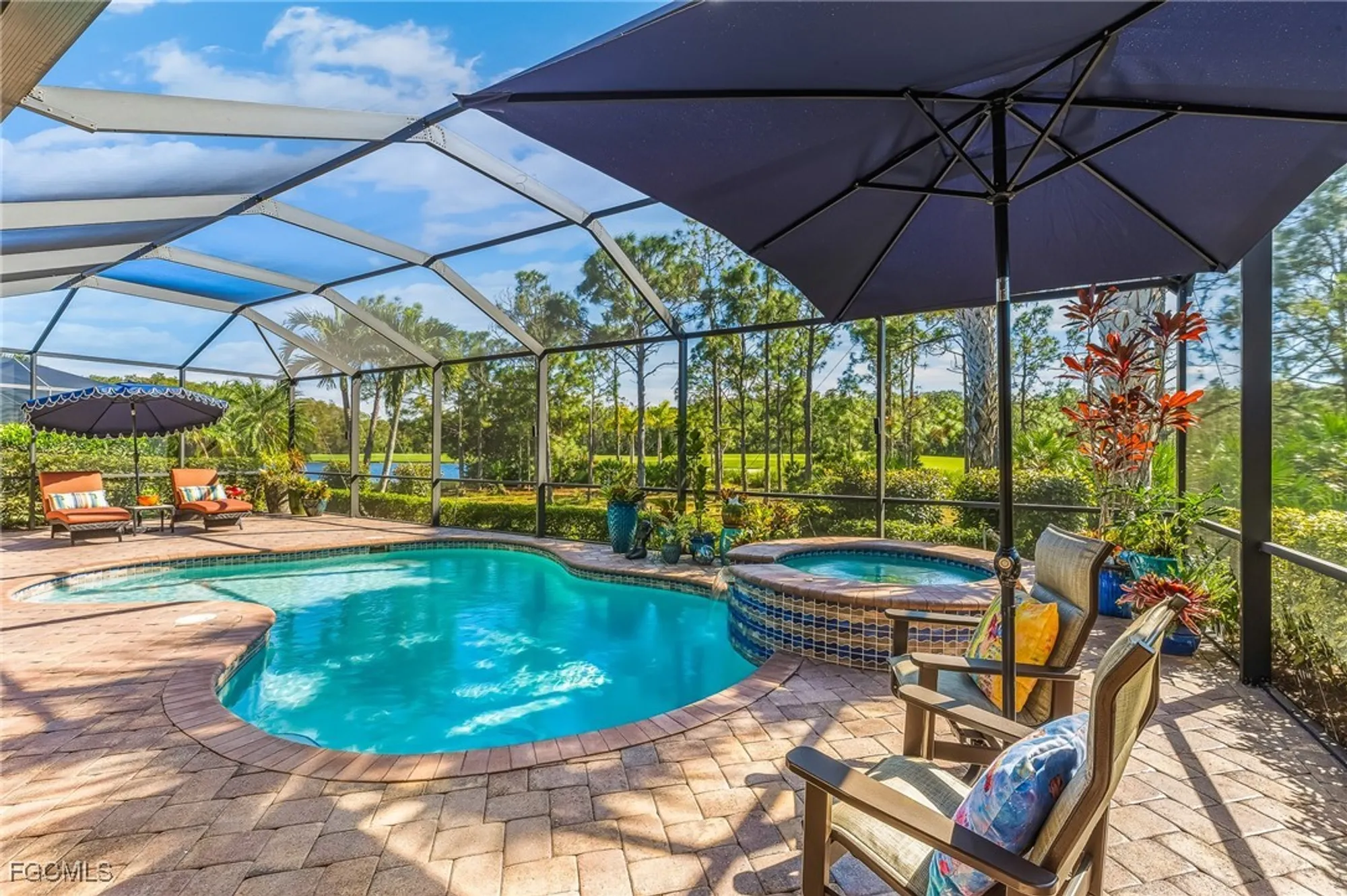 Property Slideshow image 4 of 39 | 11013 surrey pl, Fort Myers, FL, 33913