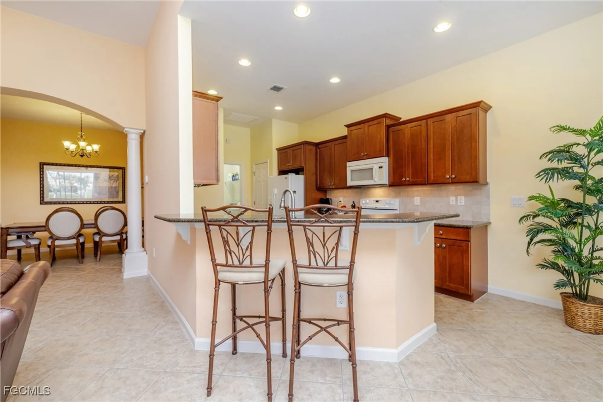Property Slideshow image 10 of 50 | 3621 lakeview isle ct, Fort Myers, FL, 33905