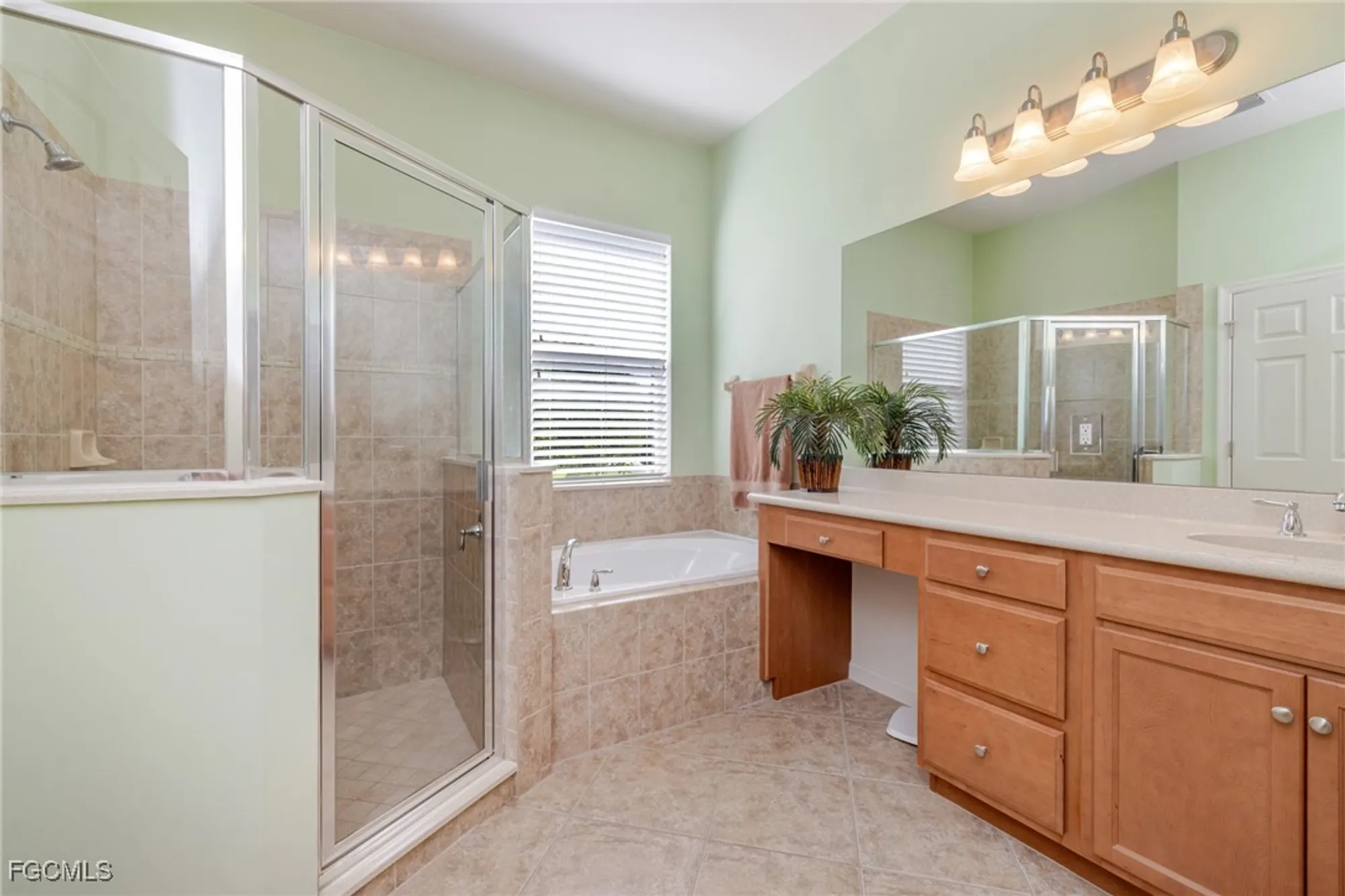 Property Slideshow image 26 of 50 | 3621 lakeview isle ct, Fort Myers, FL, 33905