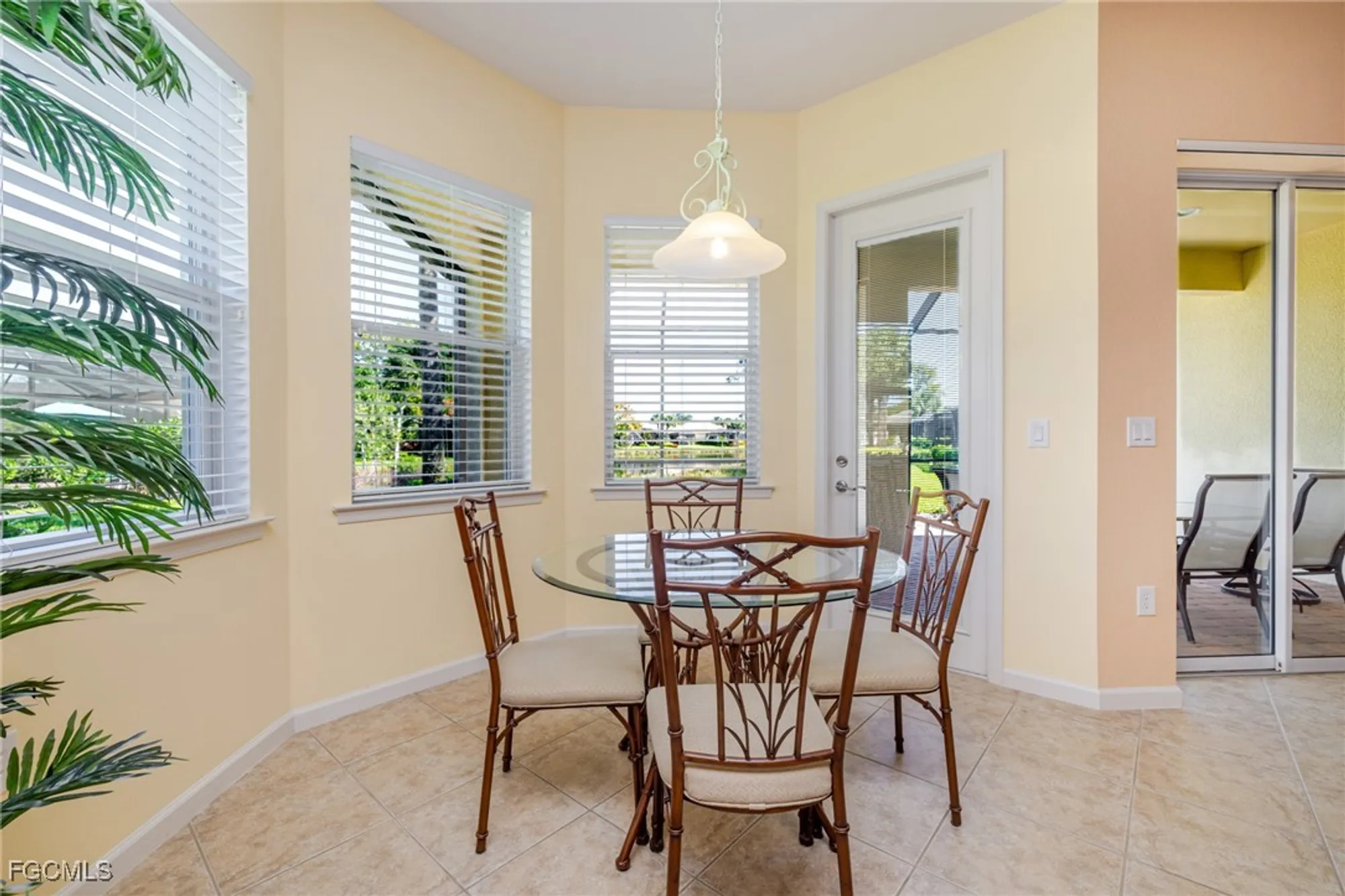Property Slideshow image 8 of 50 | 3621 lakeview isle ct, Fort Myers, FL, 33905