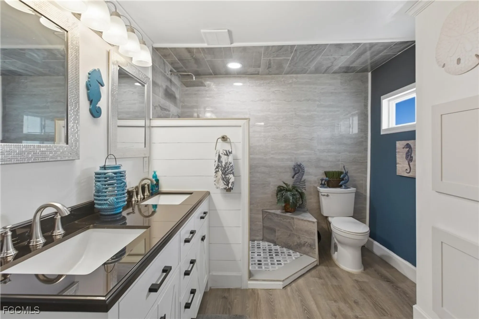 Property Slideshow image 19 of 48 | 5517 sir walter way, North Fort Myers, FL, 33917