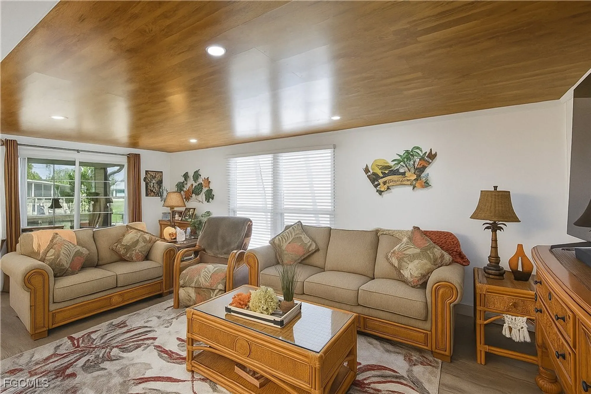 Property Slideshow image 12 of 48 | 5517 sir walter way, North Fort Myers, FL, 33917