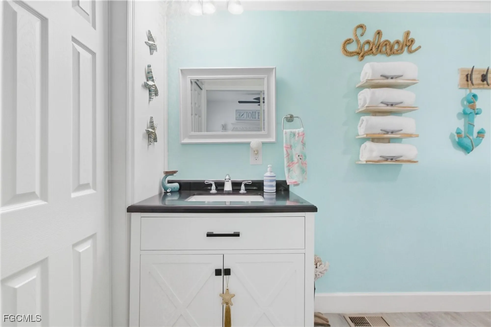 Property Slideshow image 24 of 48 | 5517 sir walter way, North Fort Myers, FL, 33917