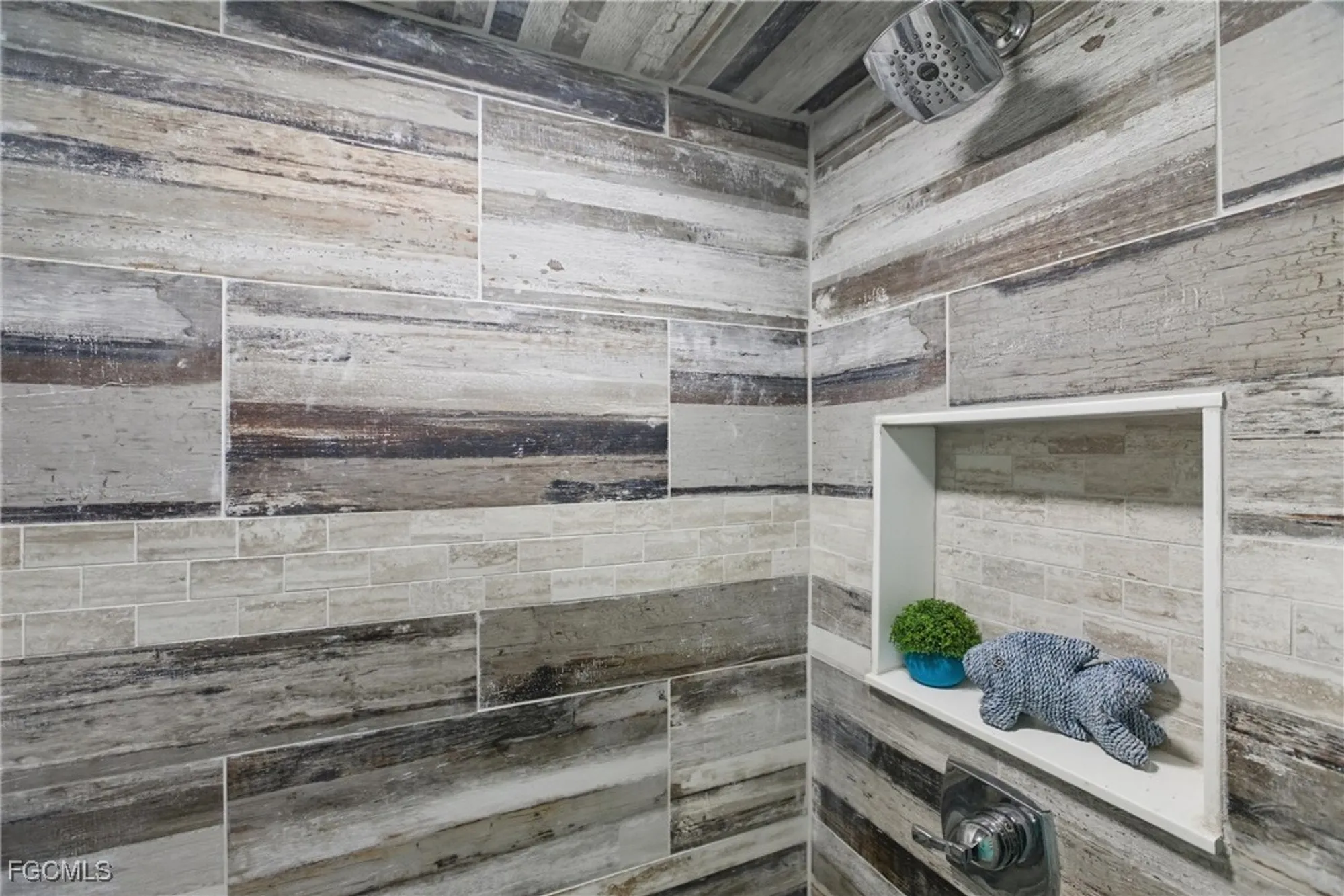 Property Slideshow image 25 of 48 | 5517 sir walter way, North Fort Myers, FL, 33917