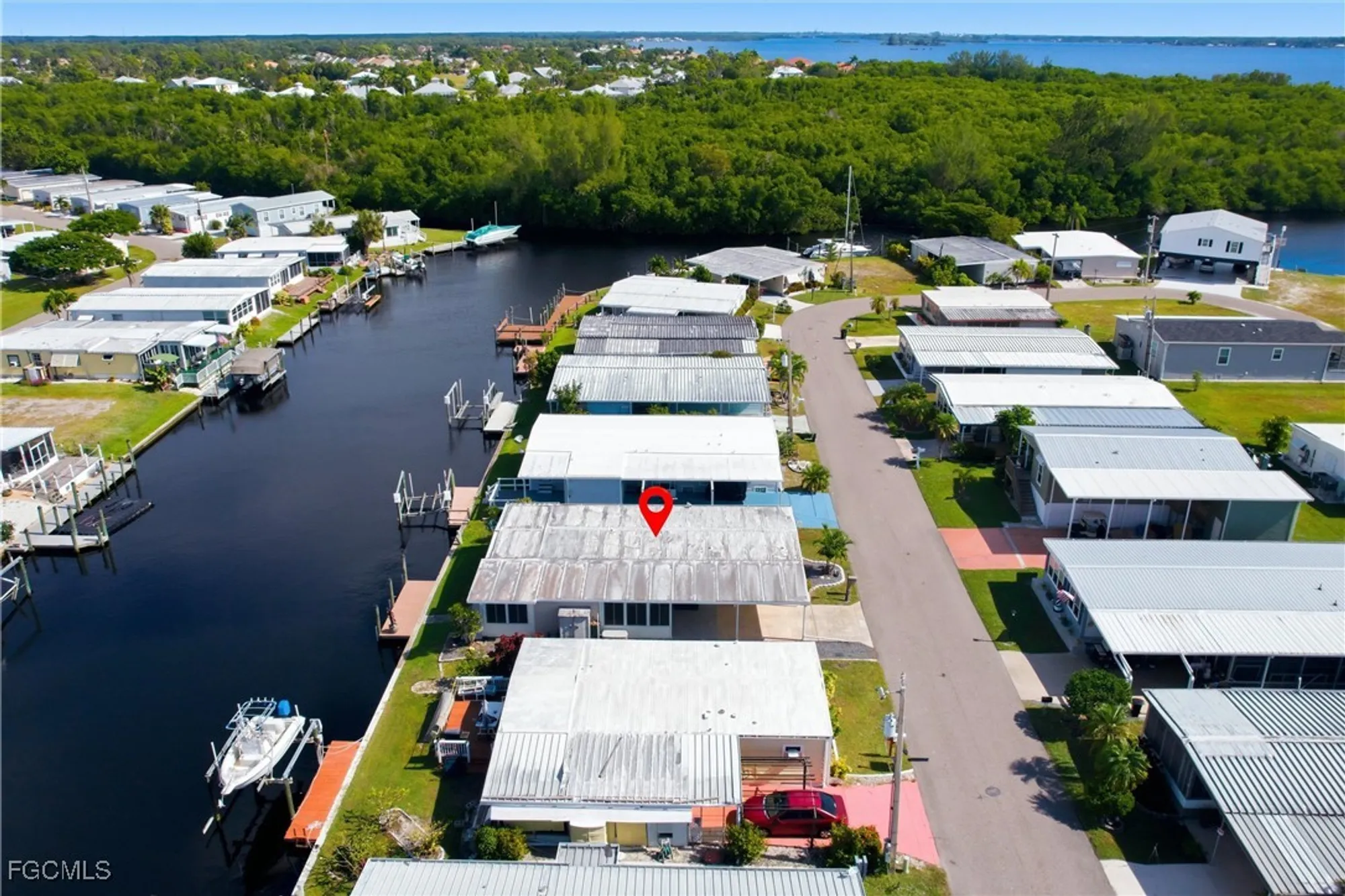 Property Slideshow image 39 of 48 | 5517 sir walter way, North Fort Myers, FL, 33917