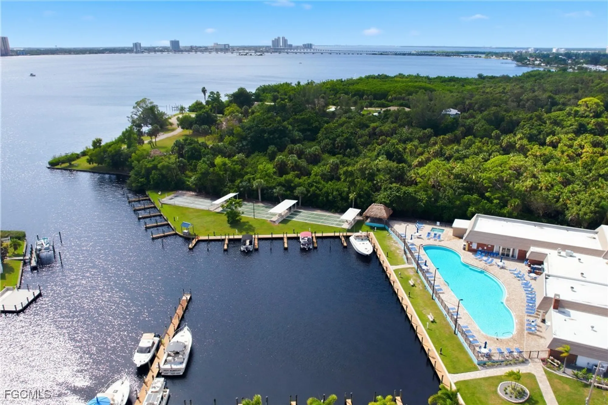 Property Slideshow image 41 of 48 | 5517 sir walter way, North Fort Myers, FL, 33917