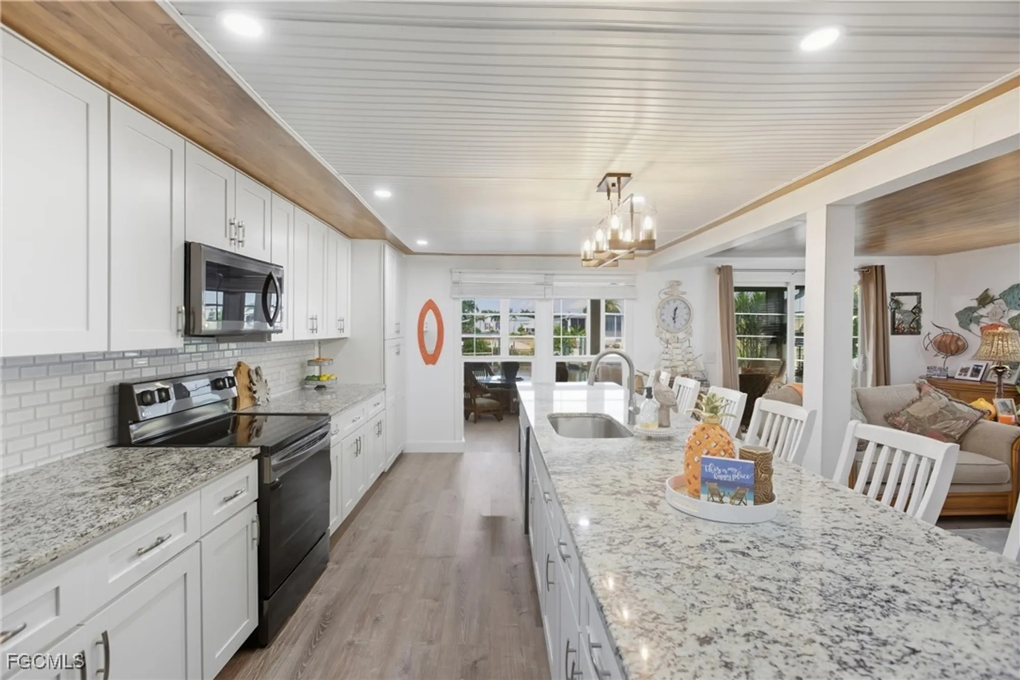 Property Slideshow image 8 of 48 | 5517 sir walter way, North Fort Myers, FL, 33917