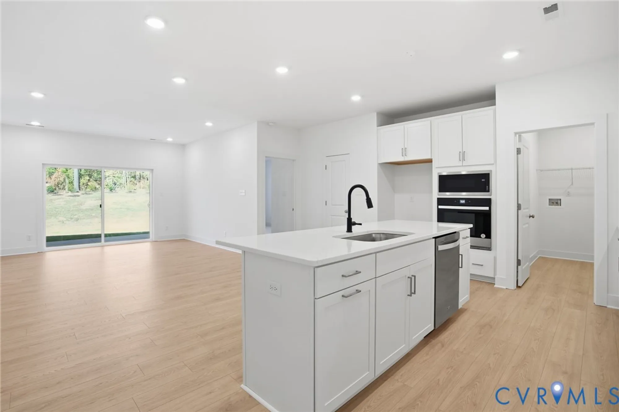 Property Slideshow image 6 of 20 | 6800 oasis breeze ln, Midlothian, VA, 23112