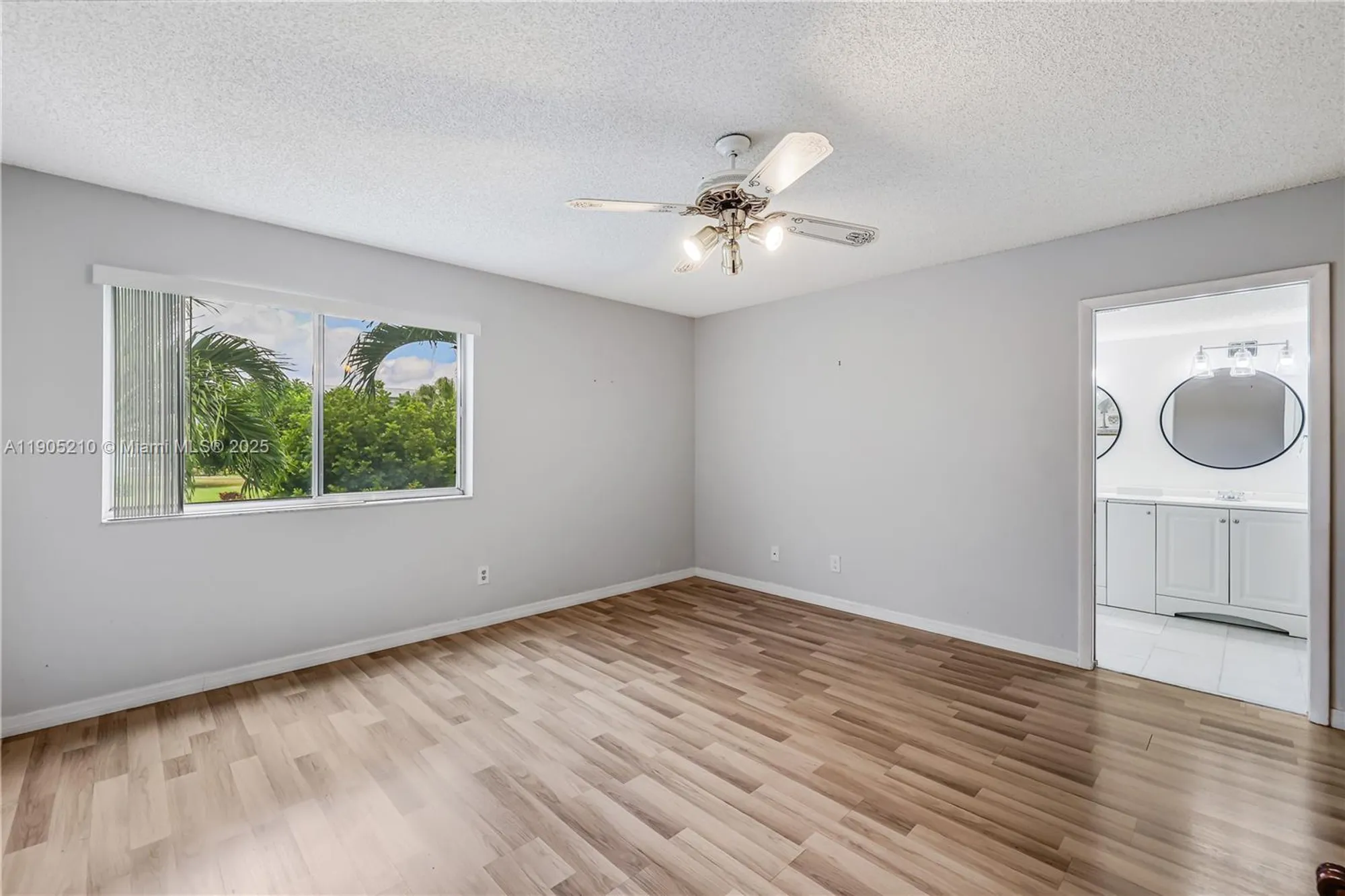 Property Slideshow image 17 of 35 | 6698 10th ave 218, Lake Worth, FL, 33467