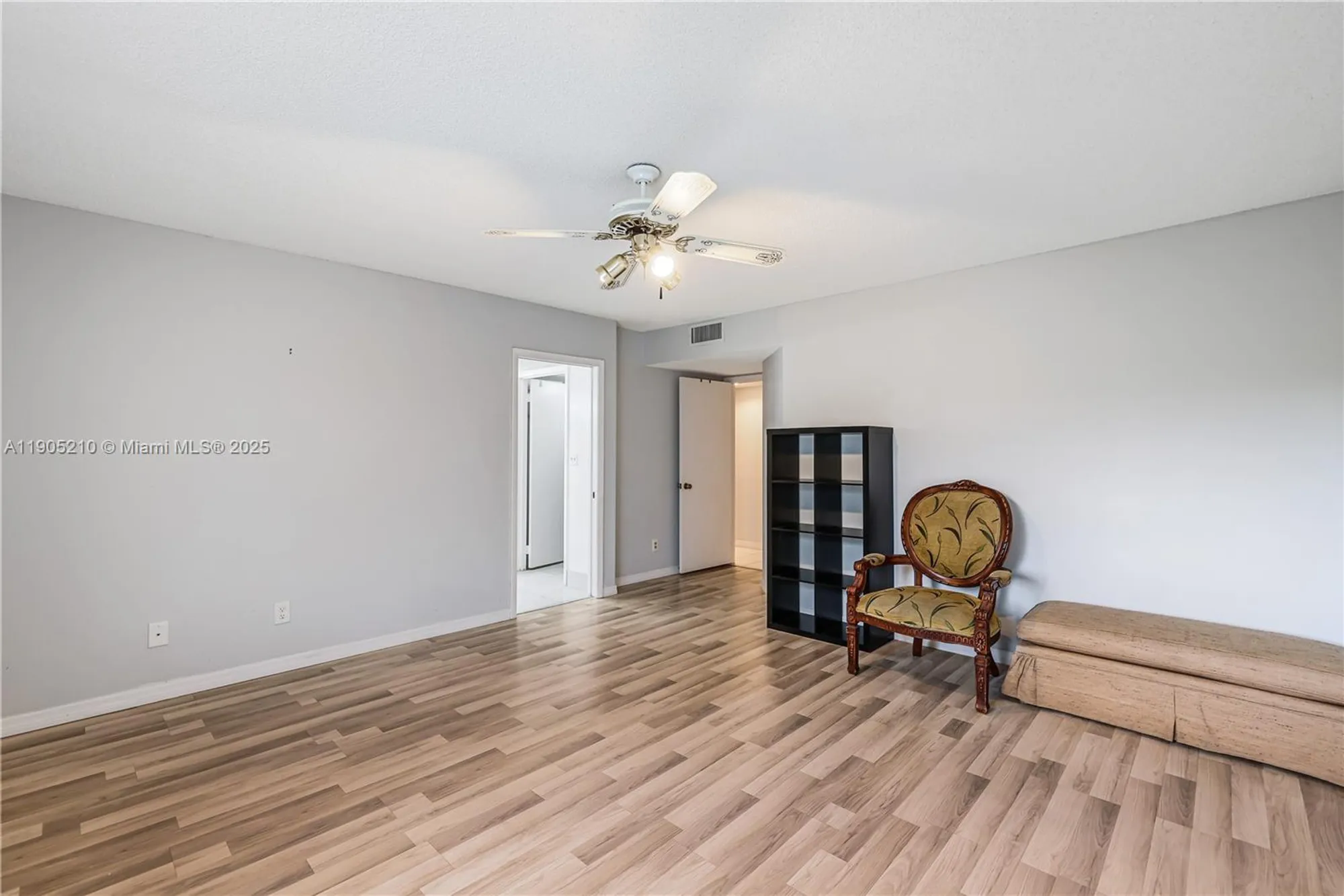 Property Slideshow image 18 of 35 | 6698 10th ave 218, Lake Worth, FL, 33467