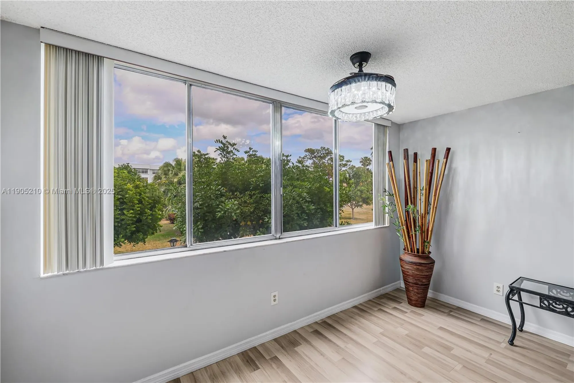 Property Slideshow image 10 of 35 | 6698 10th ave 218, Lake Worth, FL, 33467
