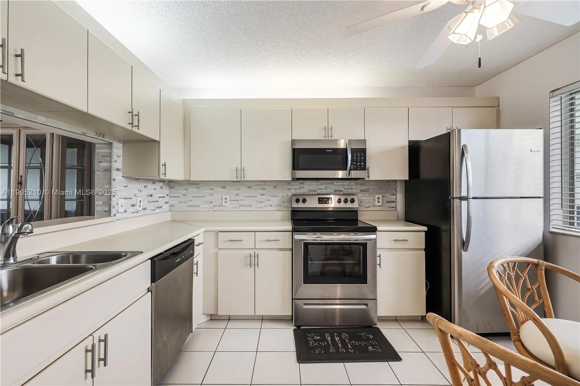 Property Slideshow image 12 of 35 | 6698 10th ave 218, Lake Worth, FL, 33467