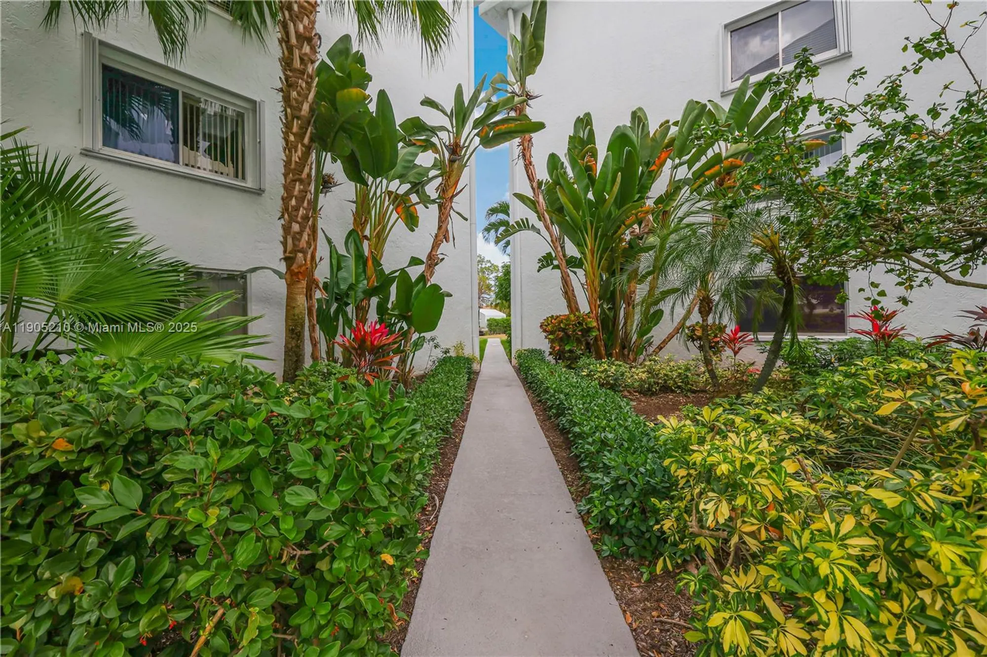 Property Slideshow image 30 of 35 | 6698 10th ave 218, Lake Worth, FL, 33467