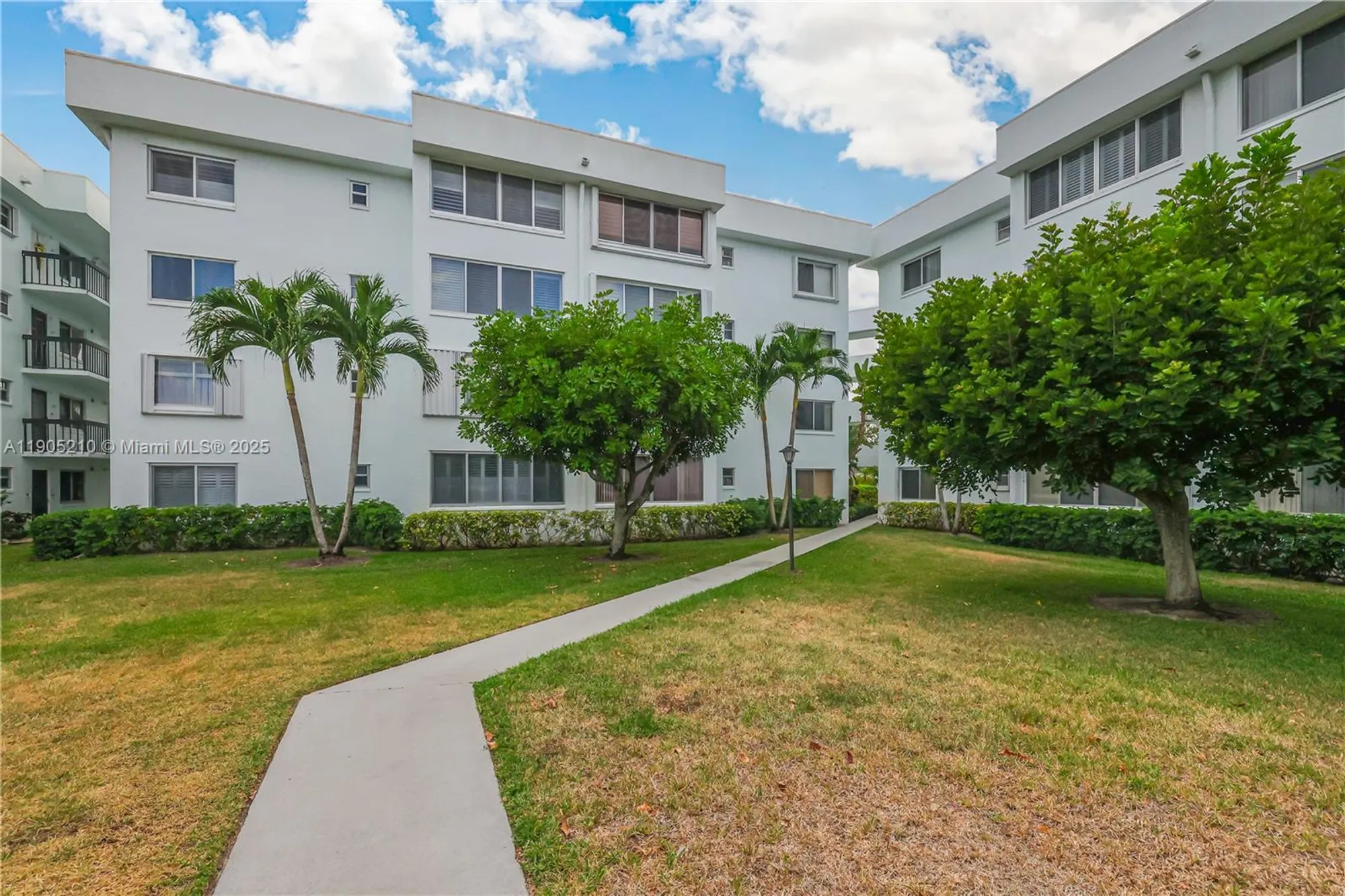Property Slideshow image 31 of 35 | 6698 10th ave 218, Lake Worth, FL, 33467