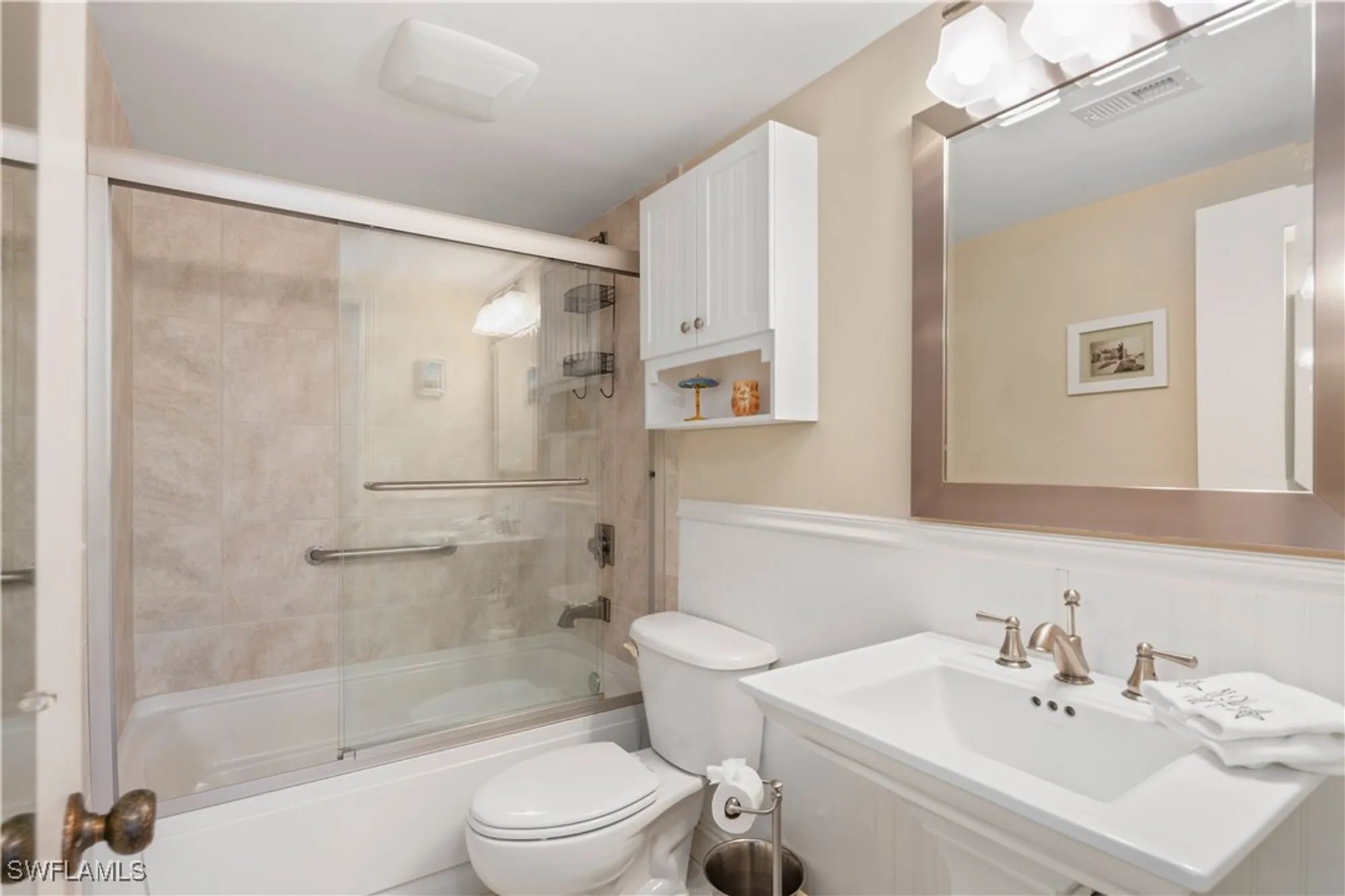 Property Slideshow image 10 of 15 | 3150 binnacle dr 2f, Naples, FL, 34103